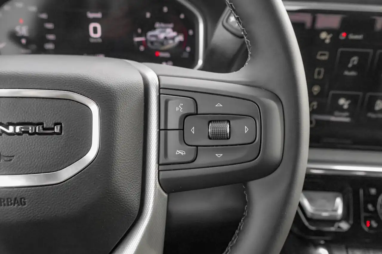 GMC Sierra 3500HD снимка GMC Sierra 3500HD
