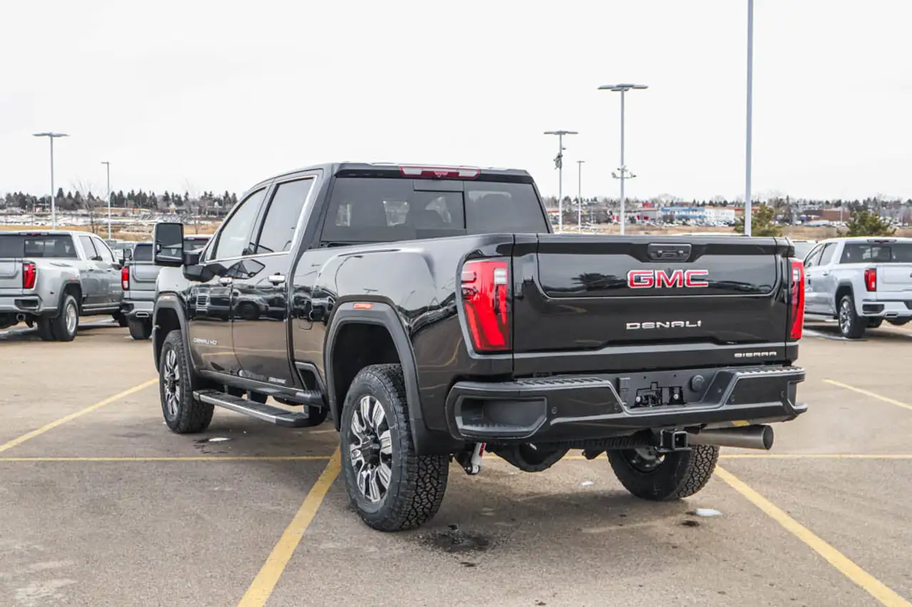 GMC Sierra 3500HD снимка GMC Sierra 3500HD