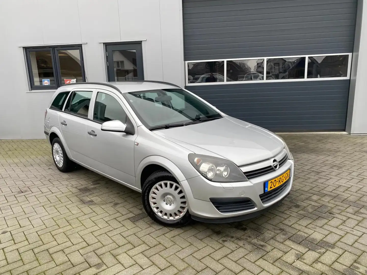 Opel Astra Wagon 1.4 Essentia Grey - 1