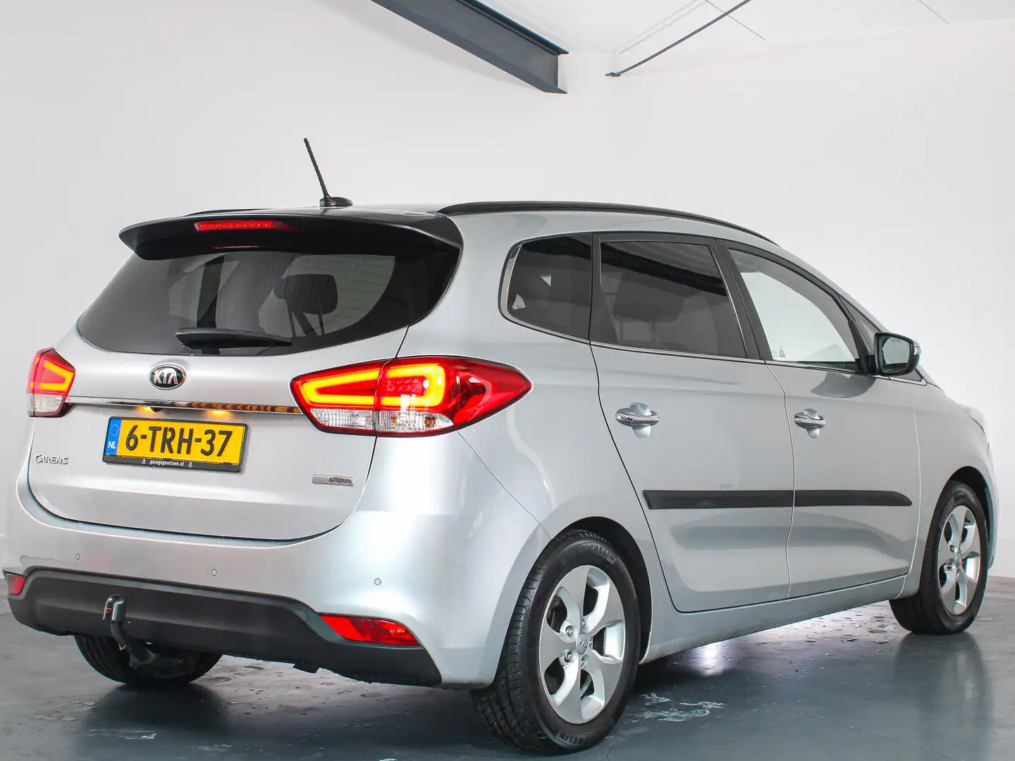 Kia Carens 1.6 GDi Business Pack 7-Persoons, Trekhaak, Achter Grijs - 2