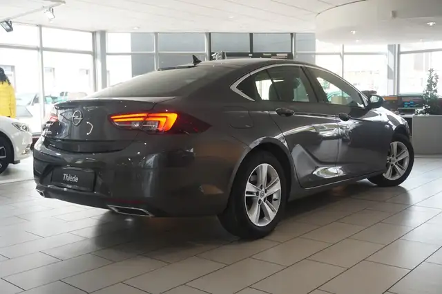 Opel Insignia view 6