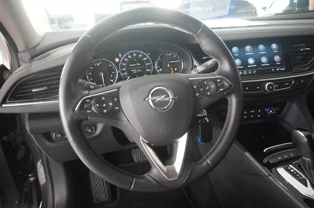 Opel Insignia view 11