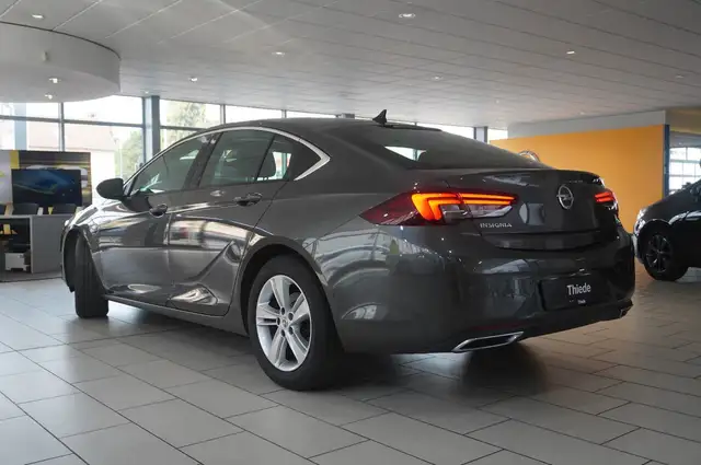 Opel Insignia view 7
