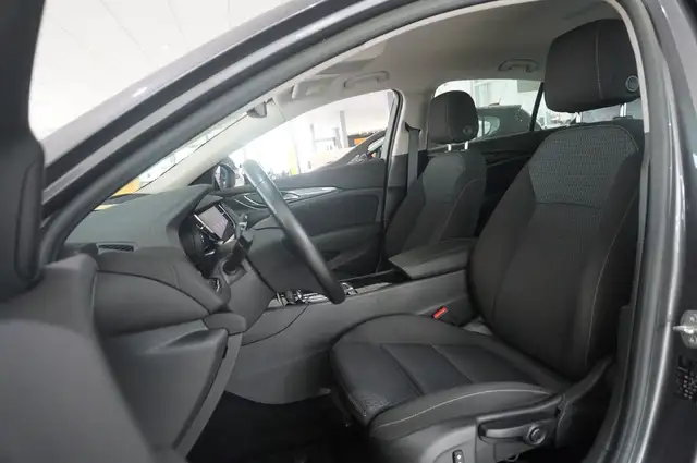 Opel Insignia view 10