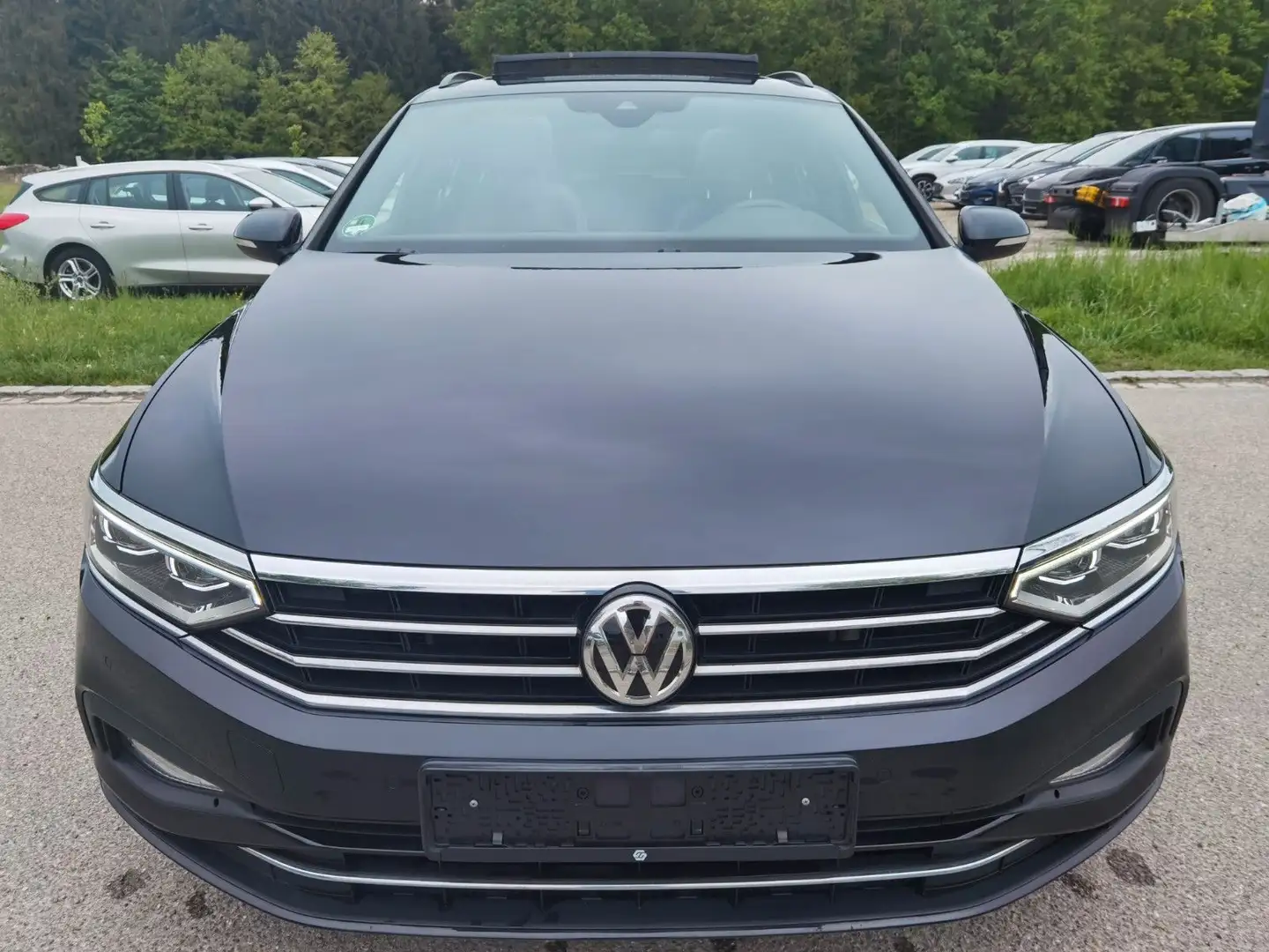 Volkswagen Passat Variant Passat VARIANT 2.0 TDI SCR DSG Schwarz - 2