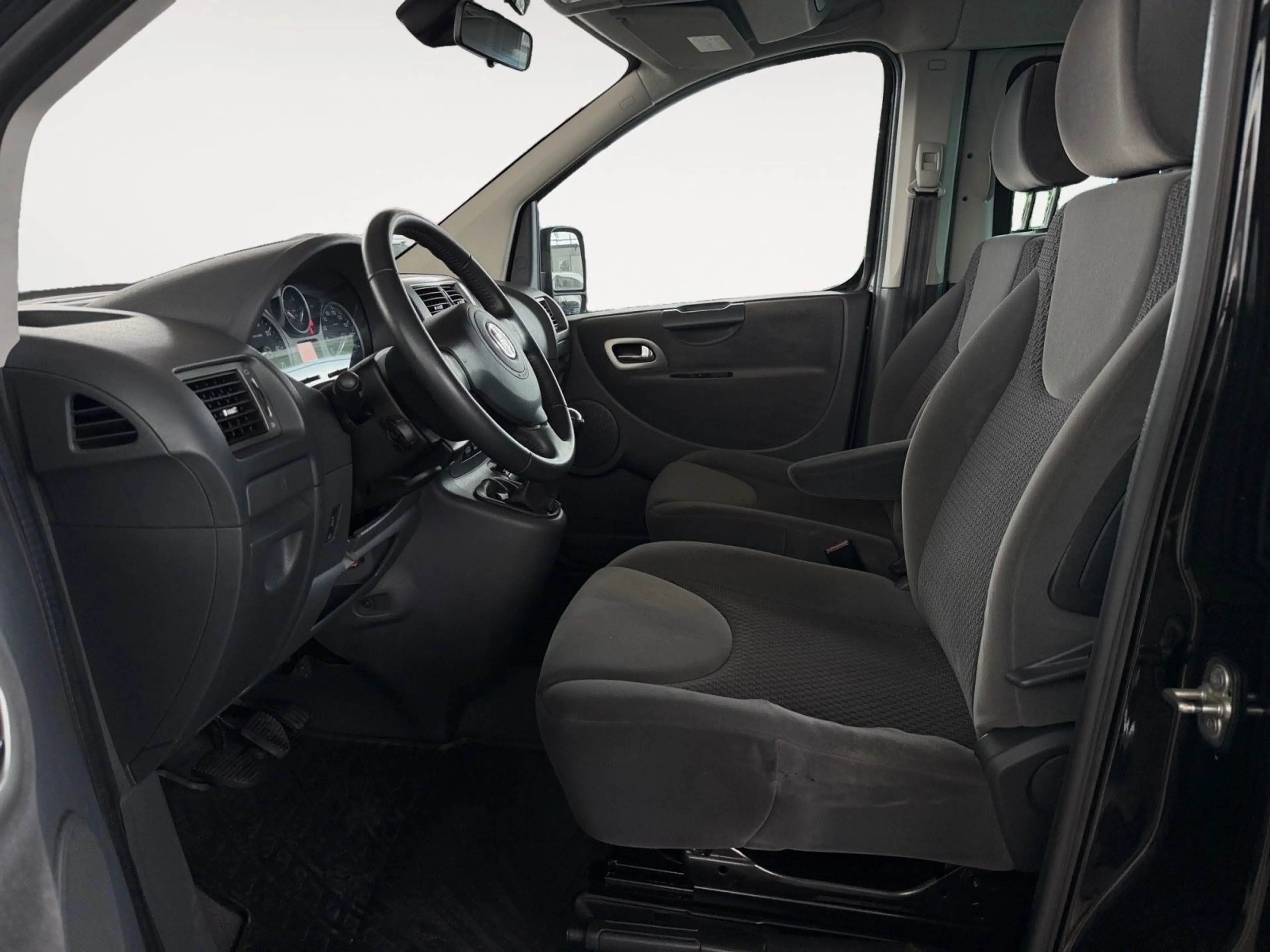 Fiat Scudo 2.0 Panorama Executive L2H1 130 Multijet — photo 9
