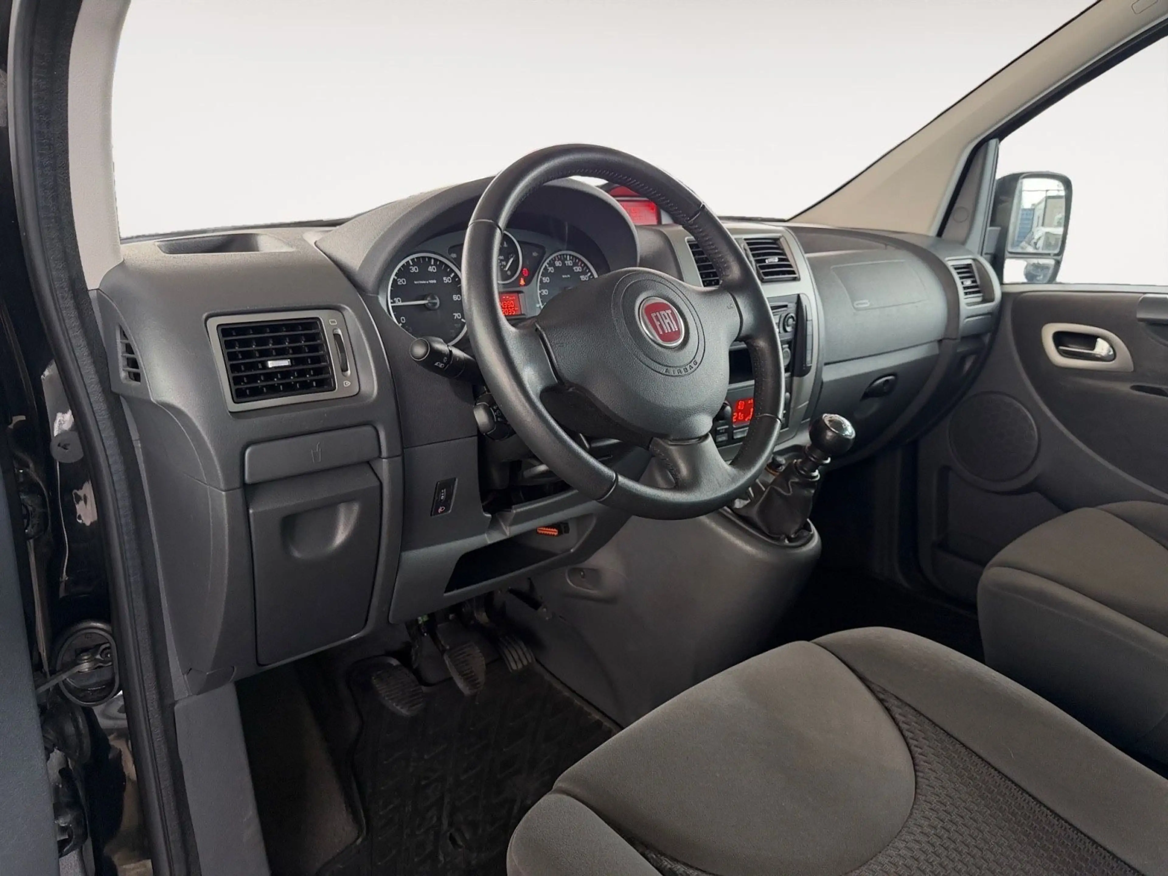 Fiat Scudo 2.0 Panorama Executive L2H1 130 Multijet — photo 14