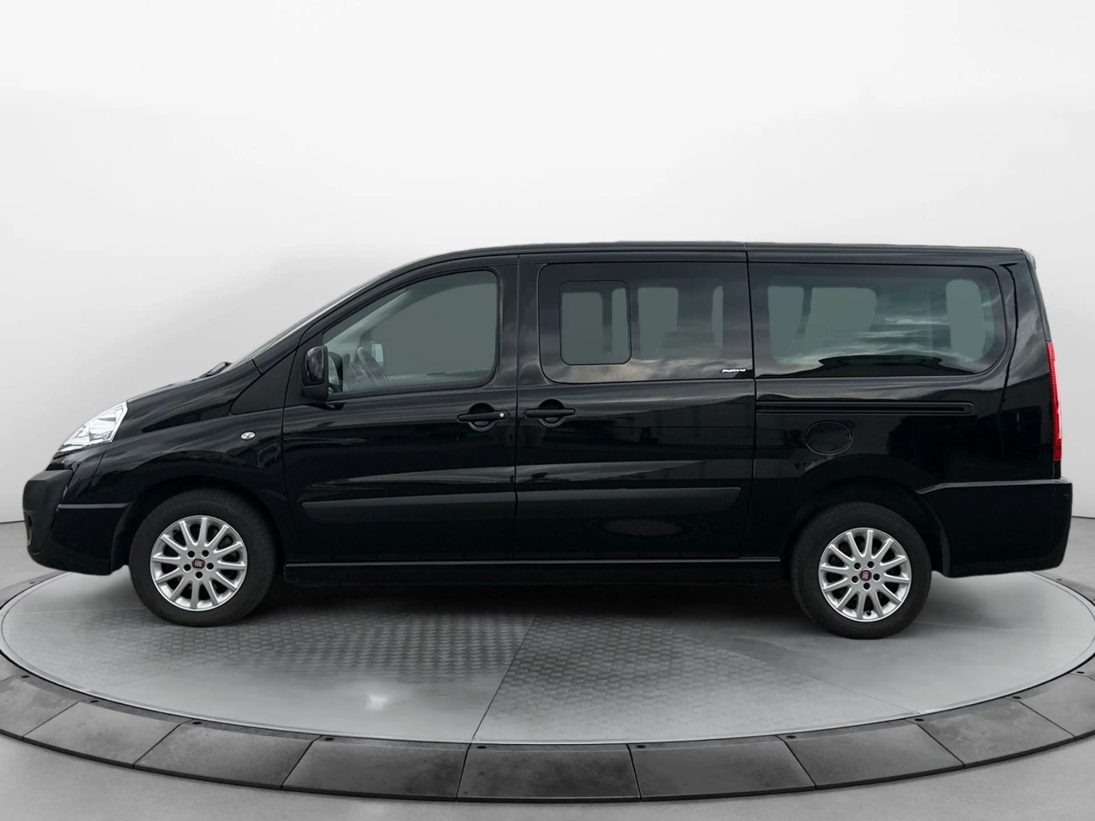 Fiat Scudo 2.0 Panorama Executive L2H1 130 Multijet — photo 2