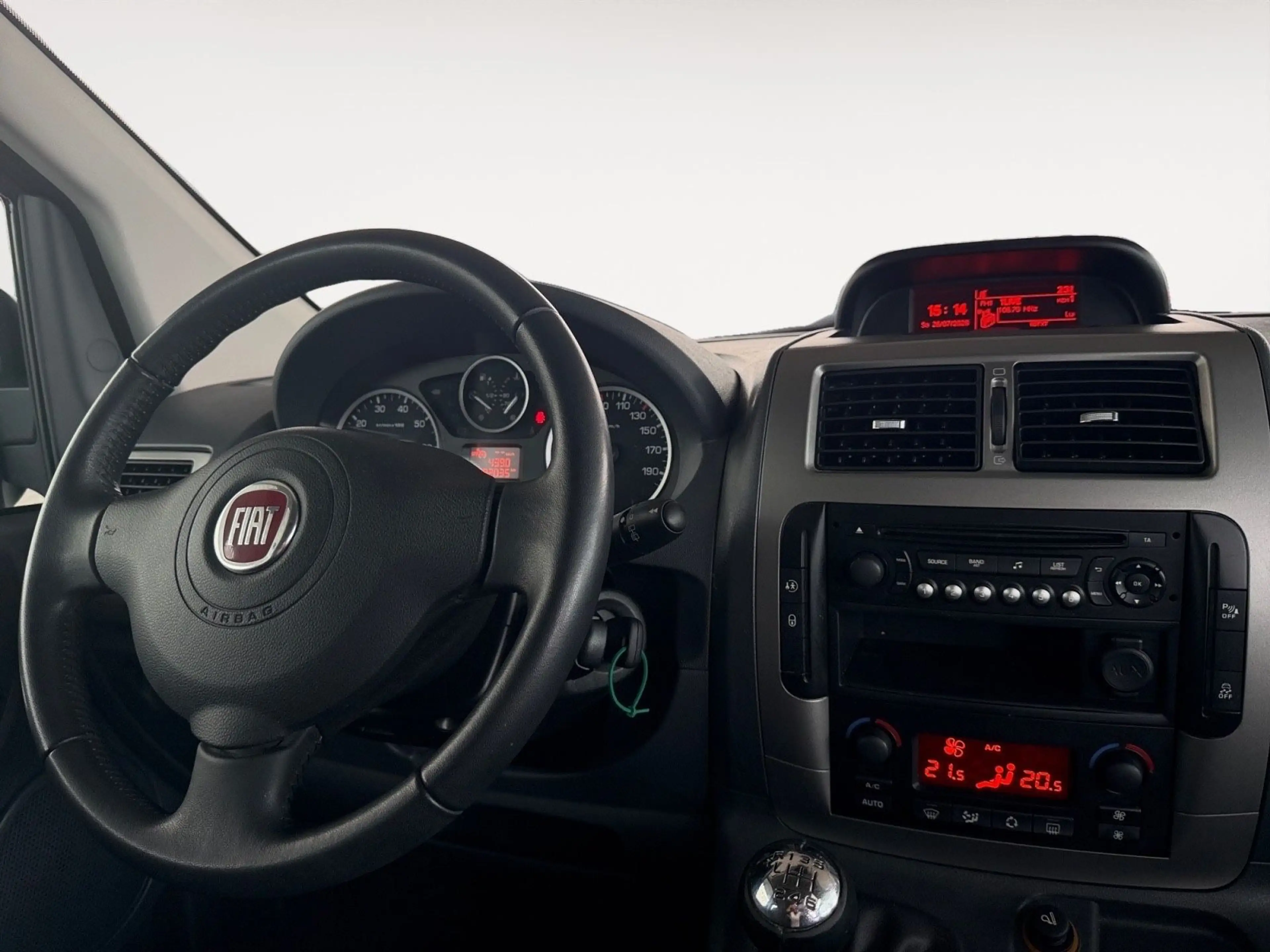 Fiat Scudo 2.0 Panorama Executive L2H1 130 Multijet — photo 10