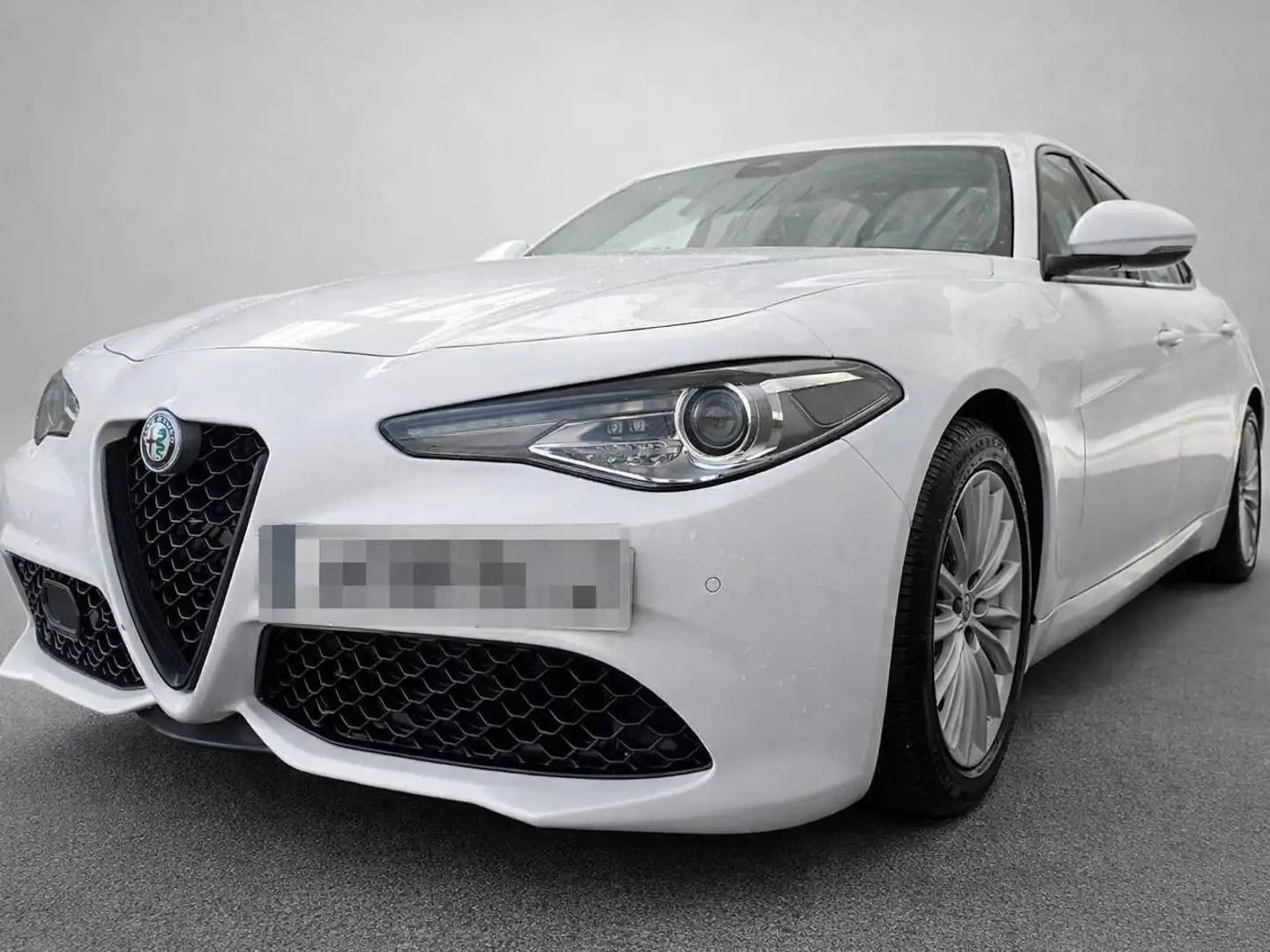 Alfa Romeo Giulia Super + Sprint Packet 2,2 16V 190 AT8 Super Weiß - 1