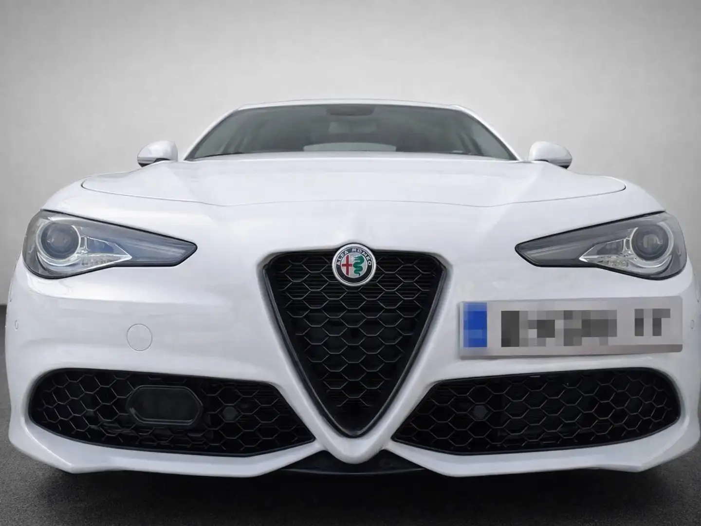 Alfa Romeo Giulia Super + Sprint Packet 2,2 16V 190 AT8 Super Weiß - 2