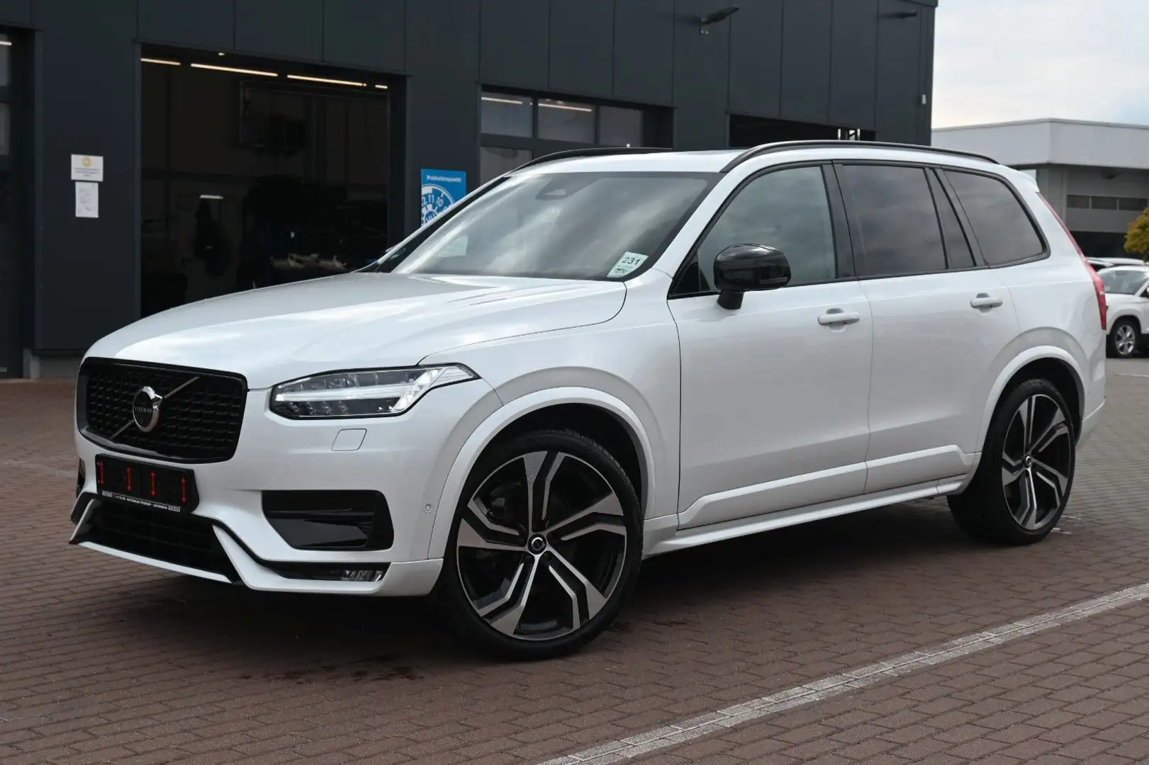 Volvo XC90 B5D Ultimate Dark *H/K*HUD*PANO*STHZG*360°* Weiß - 1