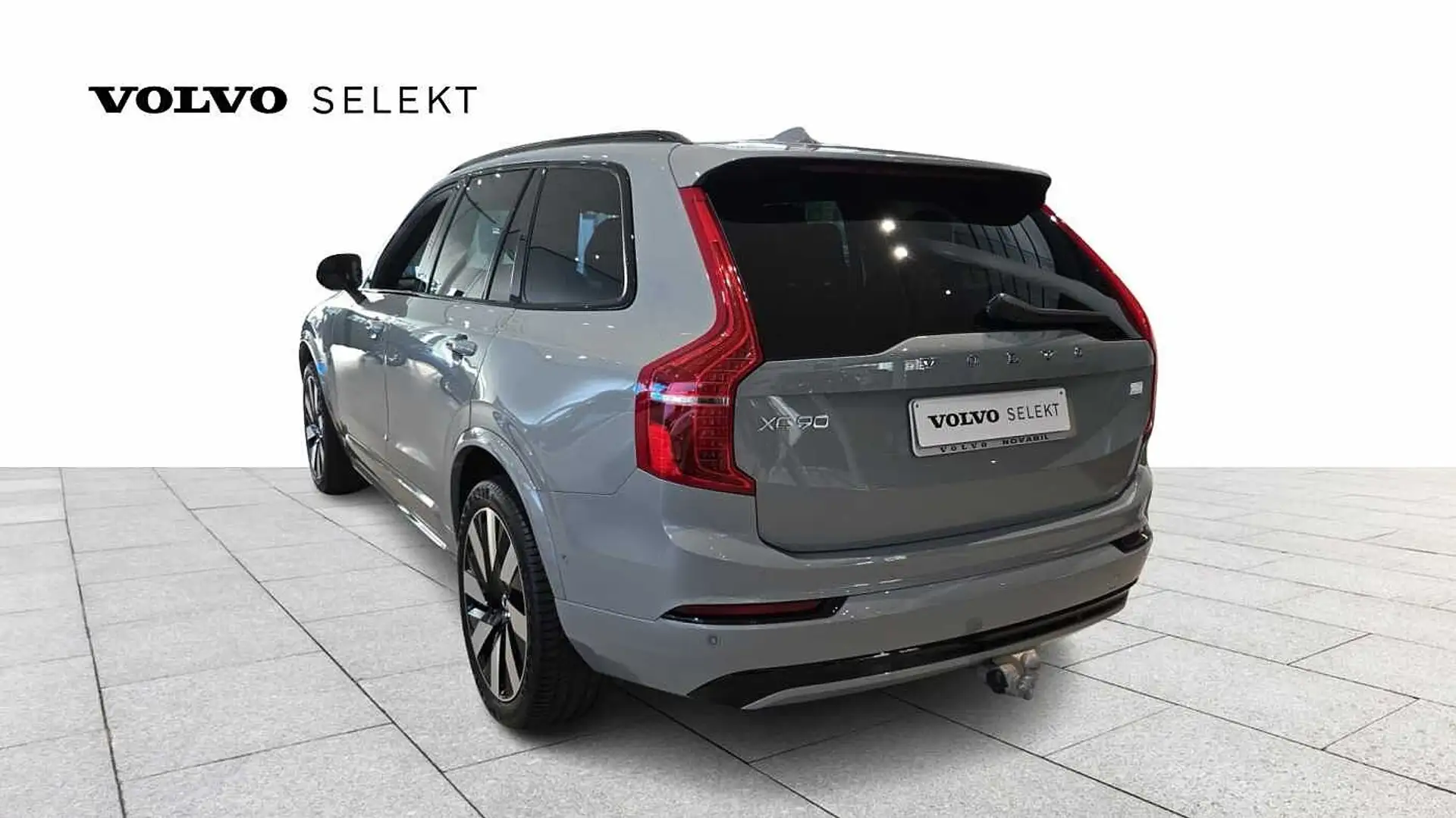Volvo XC90 Recharge Plus, T8 AWD Plug-in hybrid, Elektrisch/b Gris - 2