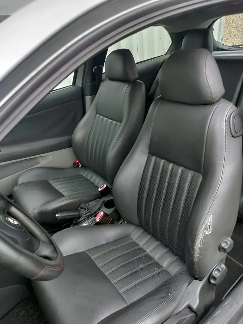 Alfa Romeo 147 147 I 2000 3p 1.6 ts Distinctive 105cv GPL Argento - 2