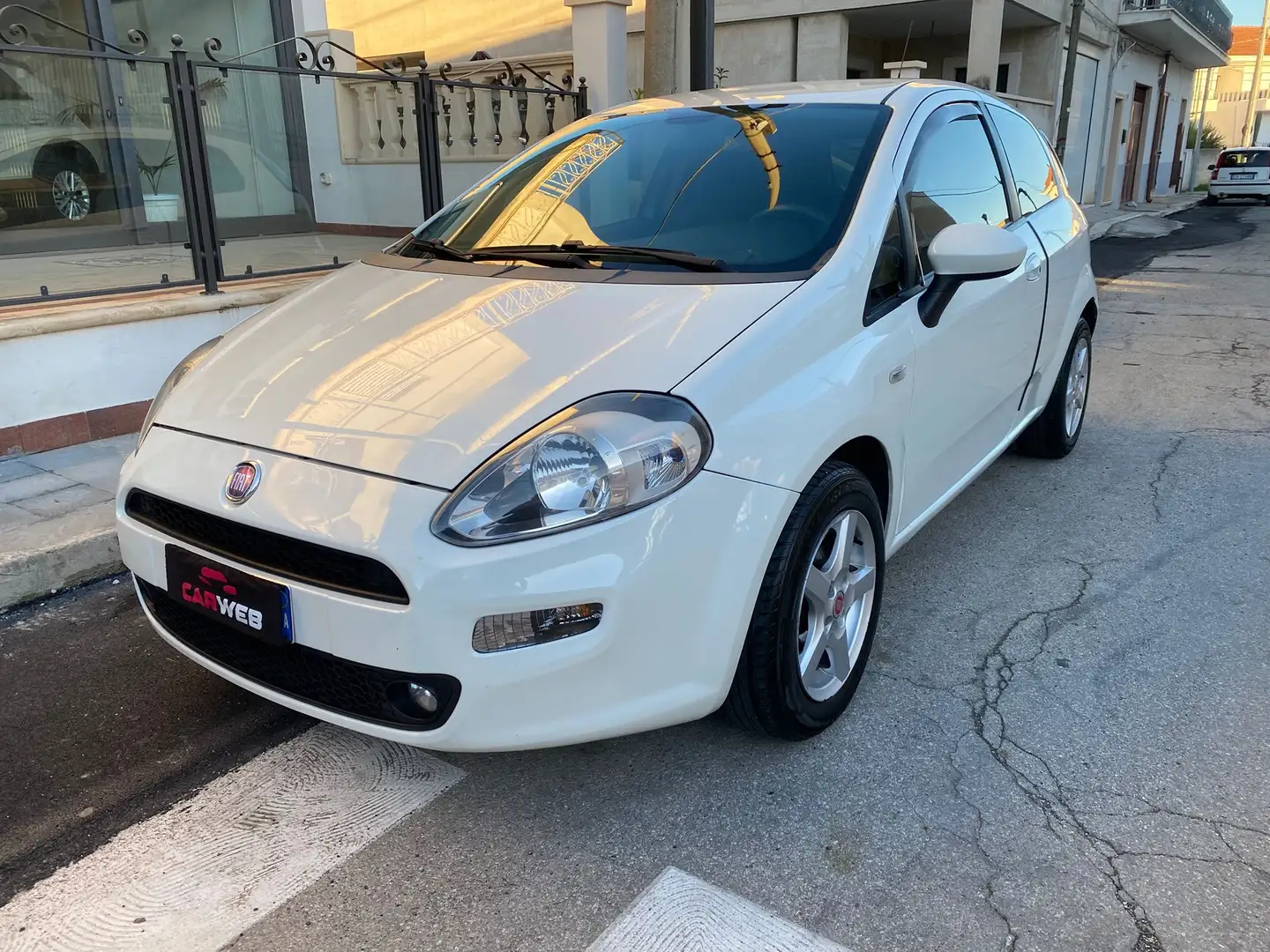 Fiat Punto 1.3 mjt II 16v Lounge 75cv Bianco - 1