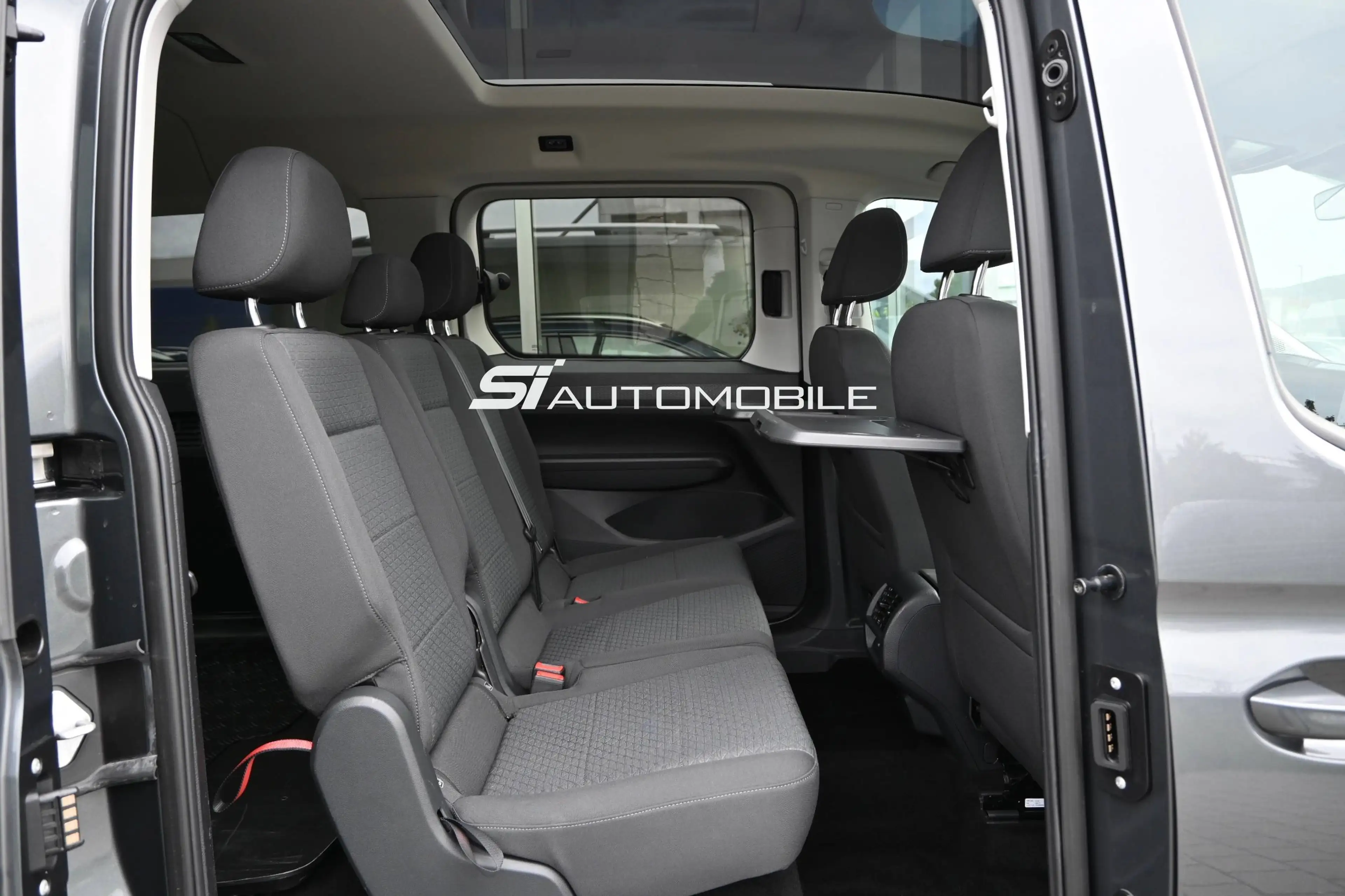 Ford Grand Tourneo Titanium 2.0 d Titanium Aut °PANO°KAM°8FACH° — photo 14