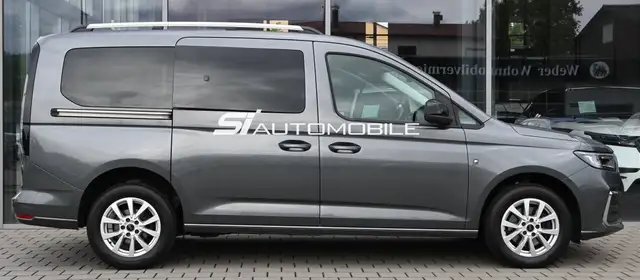 Ford Grand Tourneo view 6