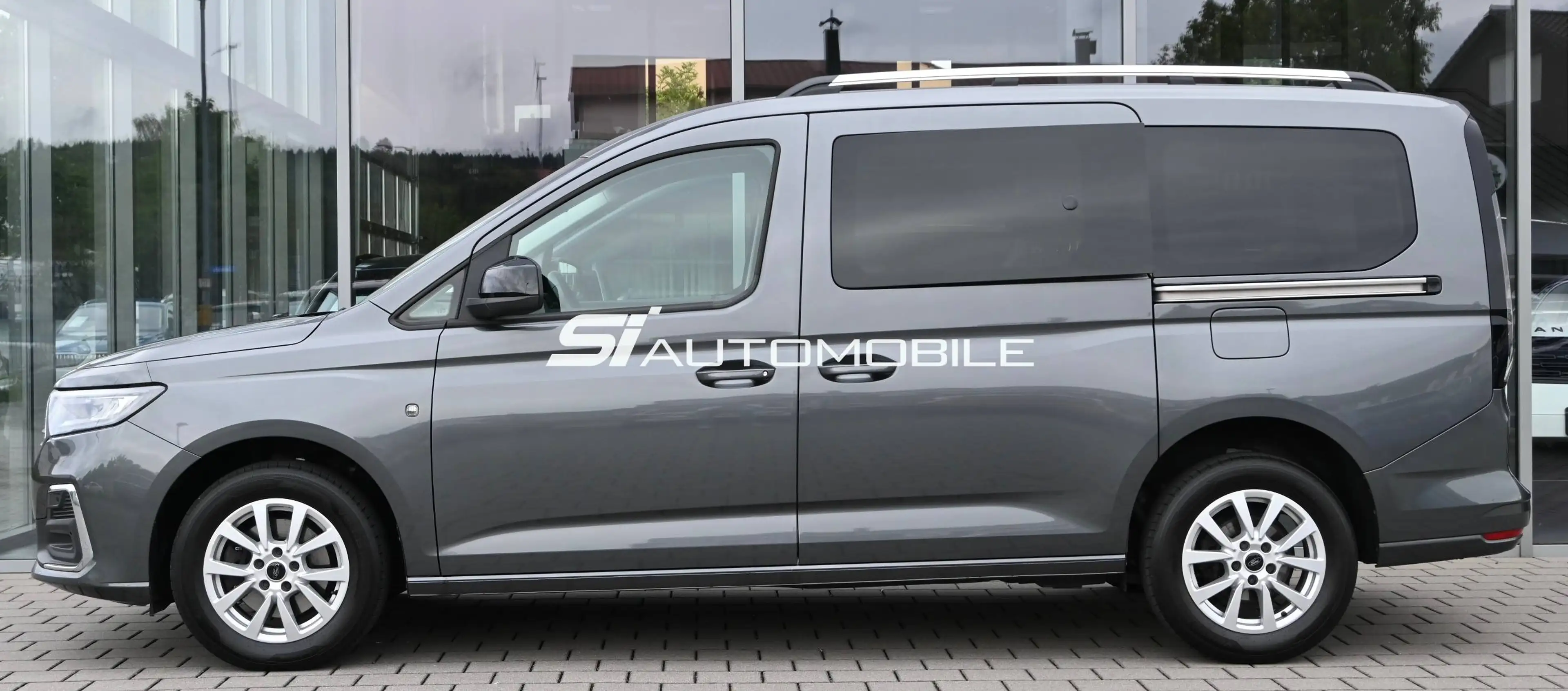 Ford Grand Tourneo Titanium 2.0 d Titanium Aut °PANO°KAM°8FACH° — photo 2