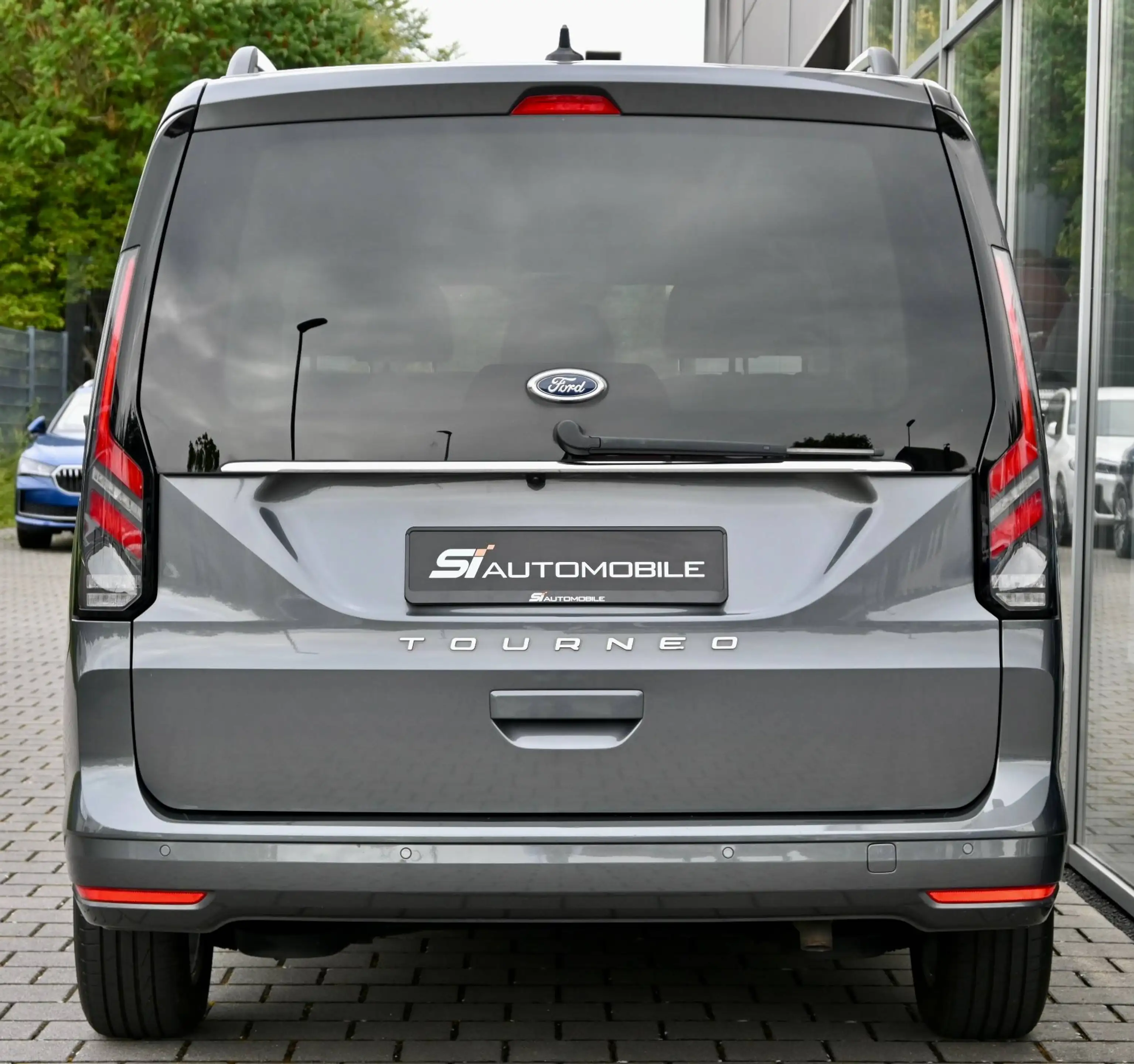 Ford Grand Tourneo Titanium 2.0 d Titanium Aut °PANO°KAM°8FACH° — photo 4