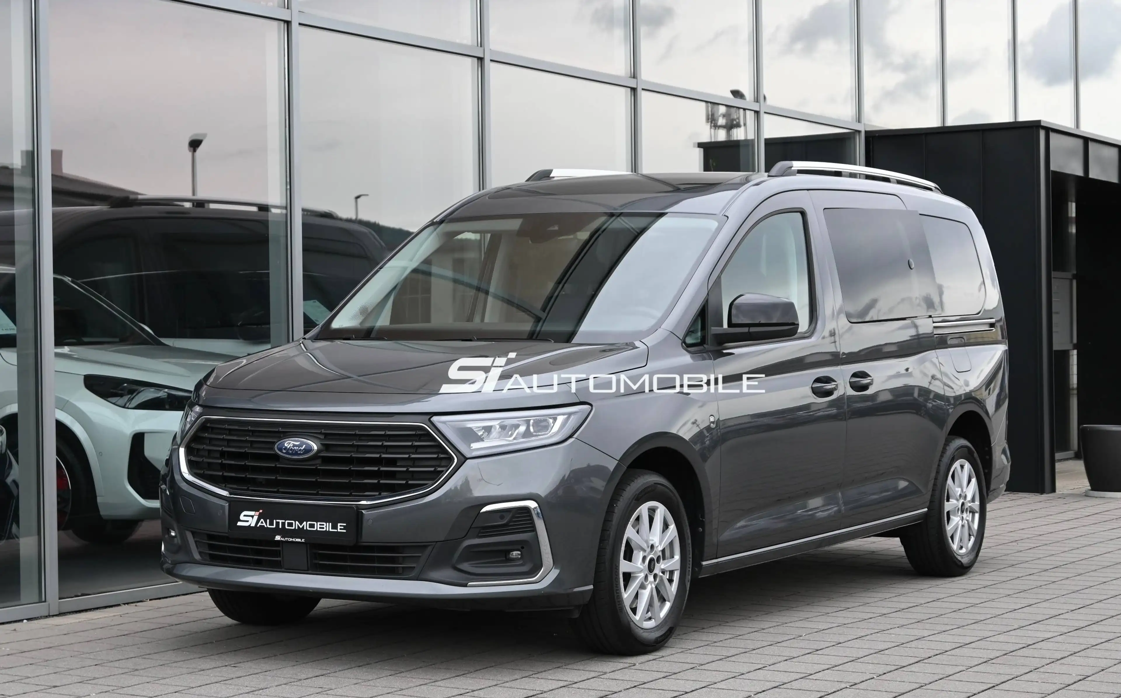 Ford Grand Tourneo Titanium 2.0 d Titanium Aut °PANO°KAM°8FACH°