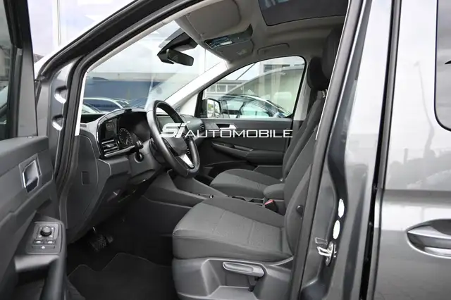Ford Grand Tourneo view 10