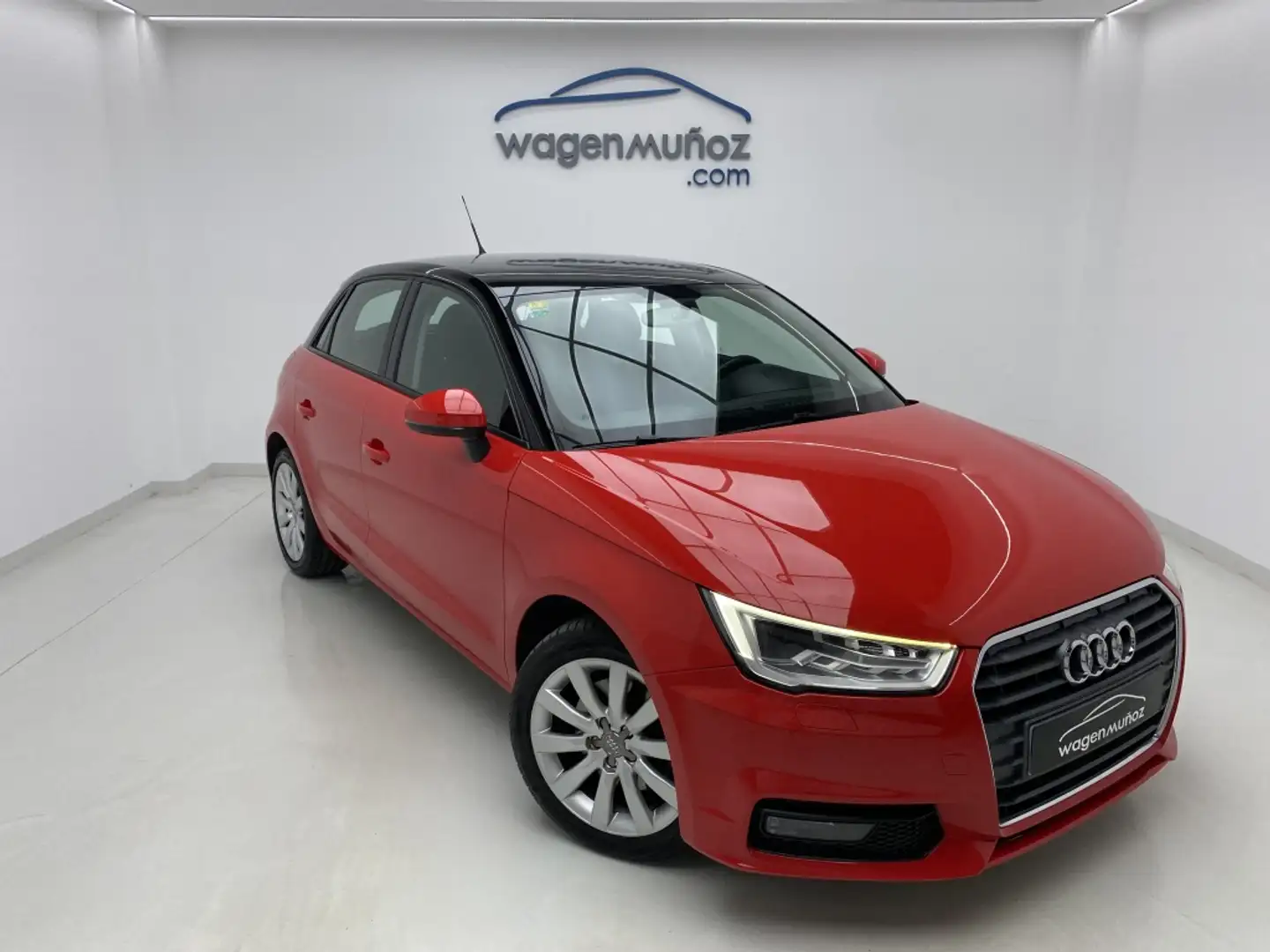 Audi A1 Sportback 1.6TDI Attraction Rot - 2