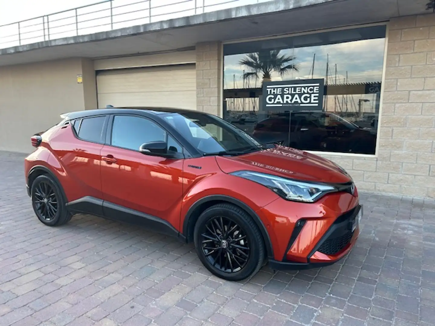 Toyota C-HR 180H Kaji Edition Naranja - 1