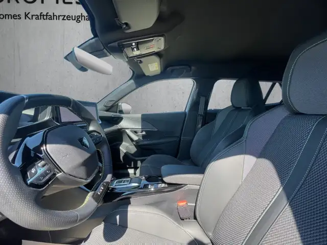 Peugeot 2008 view 9