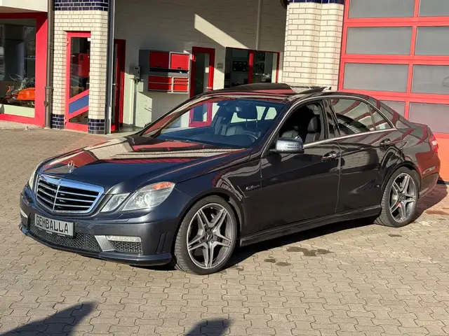 Mercedes-Benz E 63 AMG LIMOUSINE, PANO, VOLLLEDER