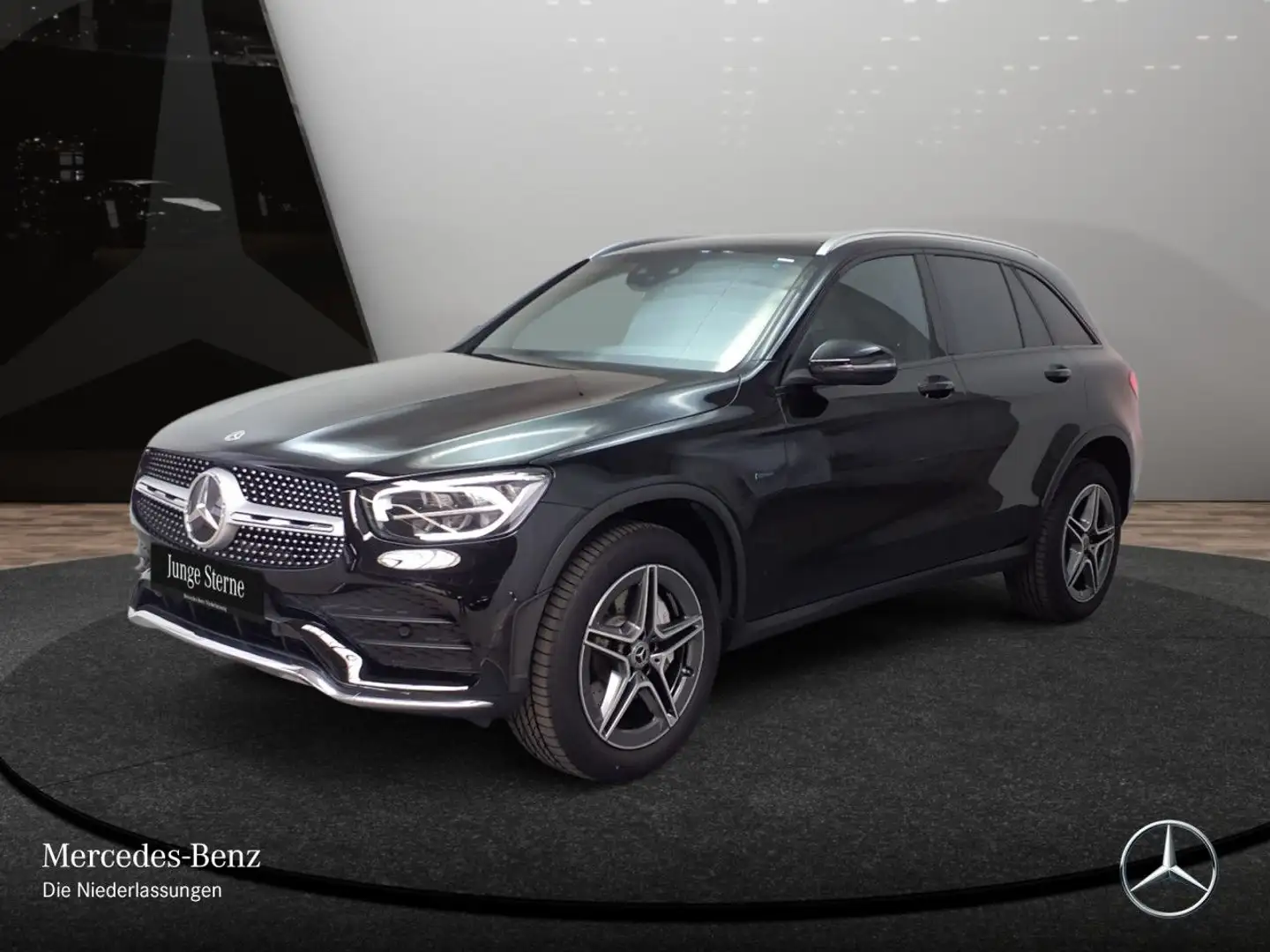 Mercedes-Benz GLC 300 e 4M AMG+PANO+LED+BURMESTER+KAMERA+KEYLESS Zwart - 2