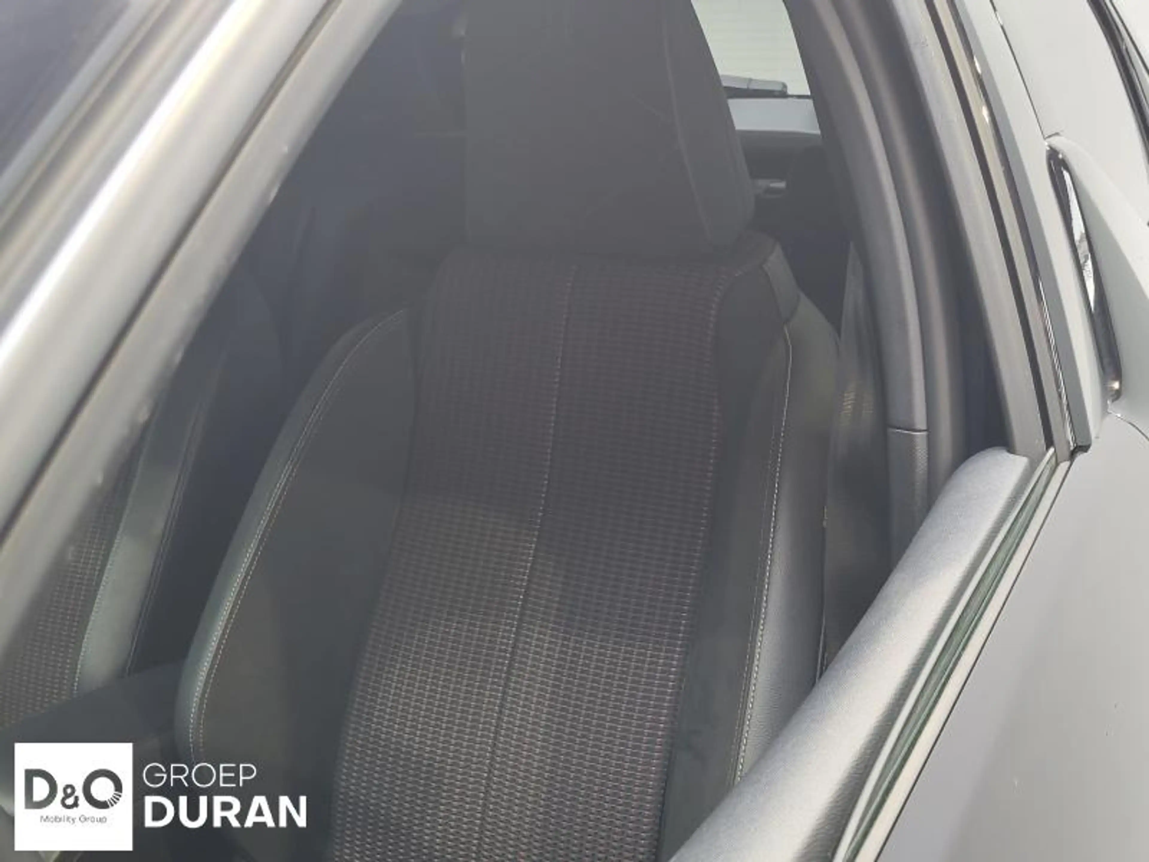DS Automobiles DS 3 Etoile 1.2 Hybrid e-dcs6 — photo 10