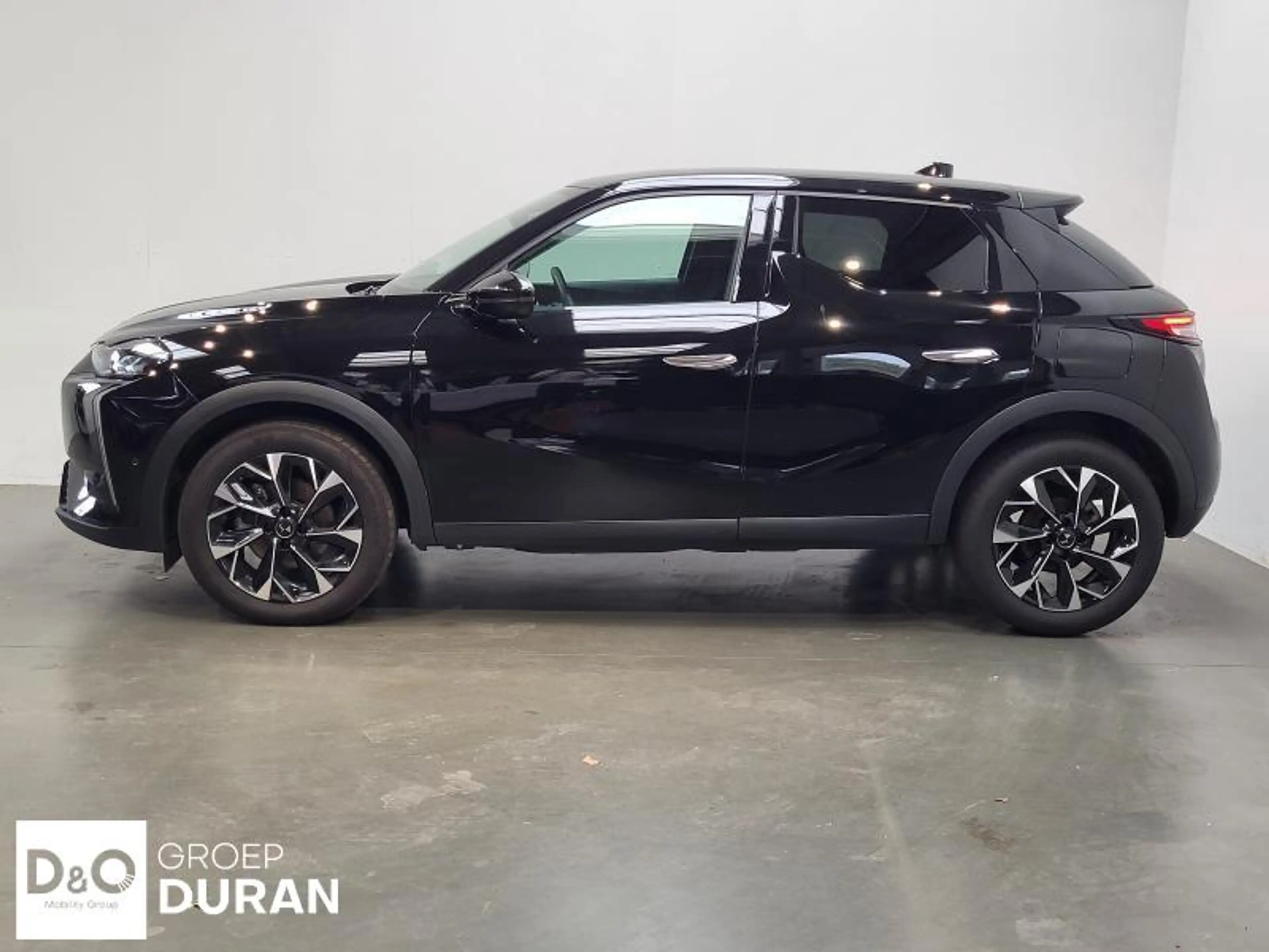 DS Automobiles DS 3 Etoile 1.2 Hybrid e-dcs6 — photo 2