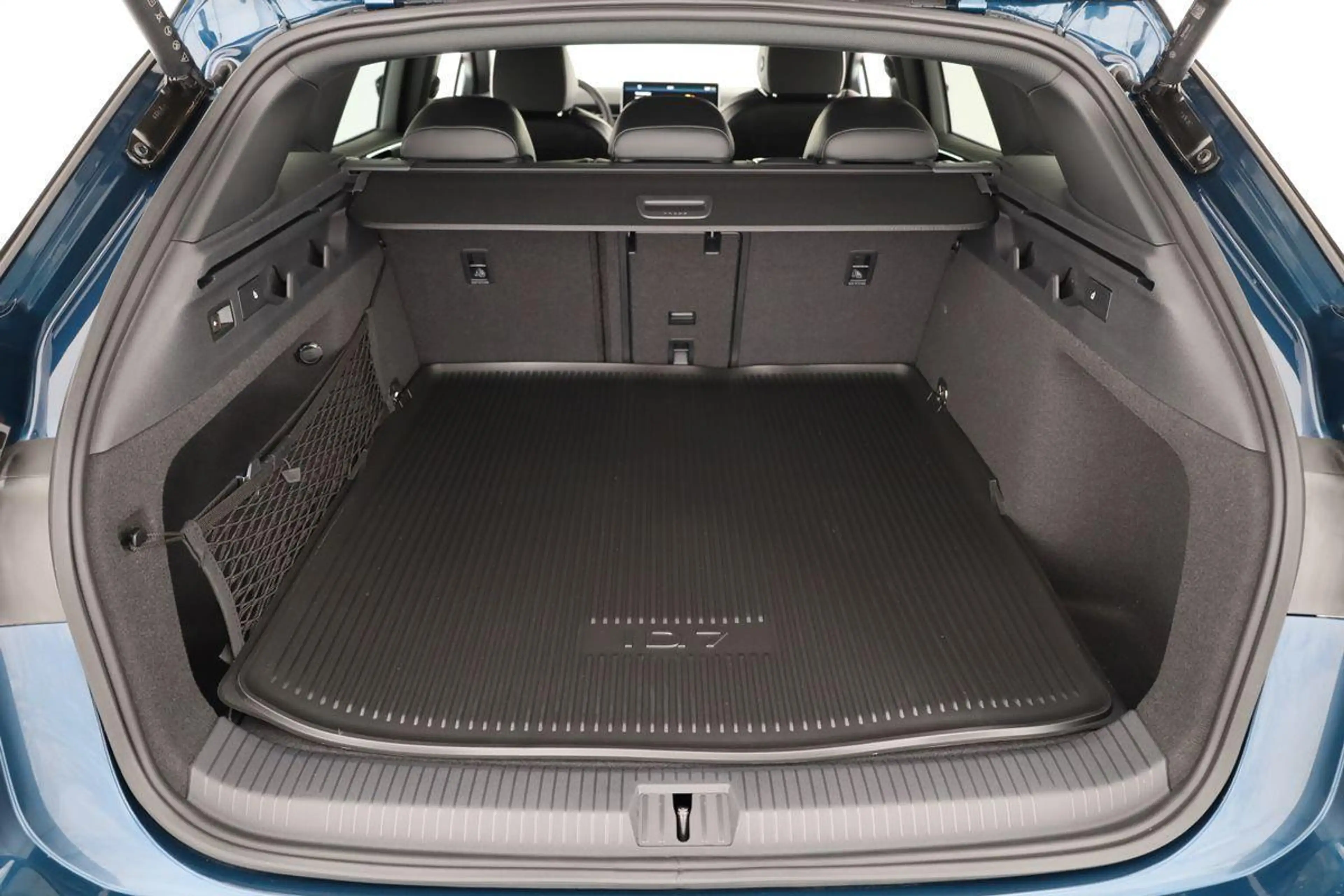 Volkswagen ID.7 Pro 210 kW Tourer Black, AHK, HuD, IQ.Light, IQ... — photo 12