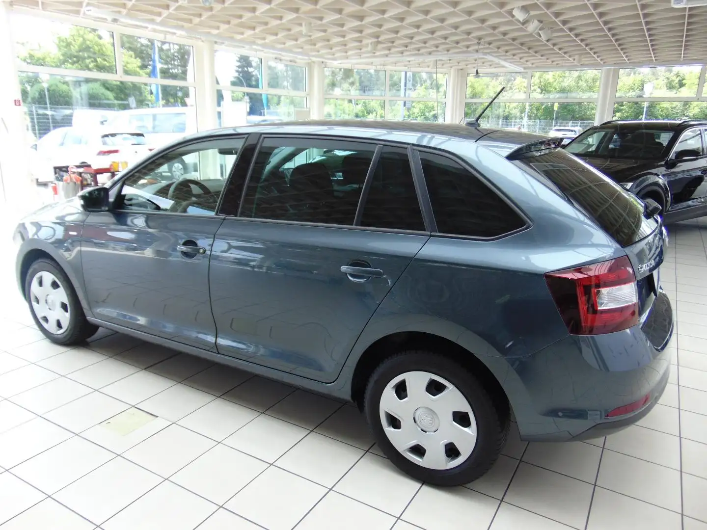 Skoda Rapid/Spaceback Ambition 1.0 TSI NAVI/XENON/SITZHZG. Grijs - 2