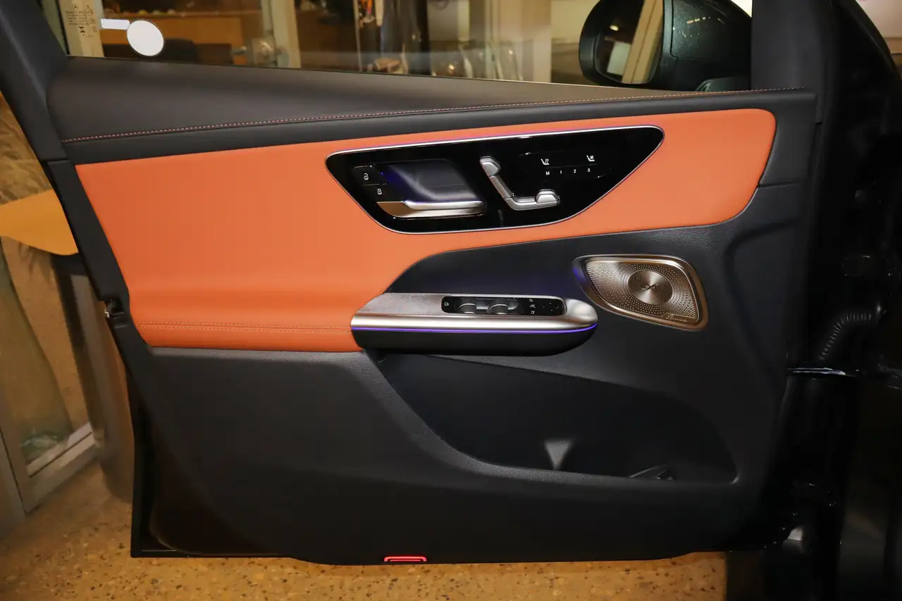 Mercedes-Benz GLC снимка Mercedes-Benz GLC
