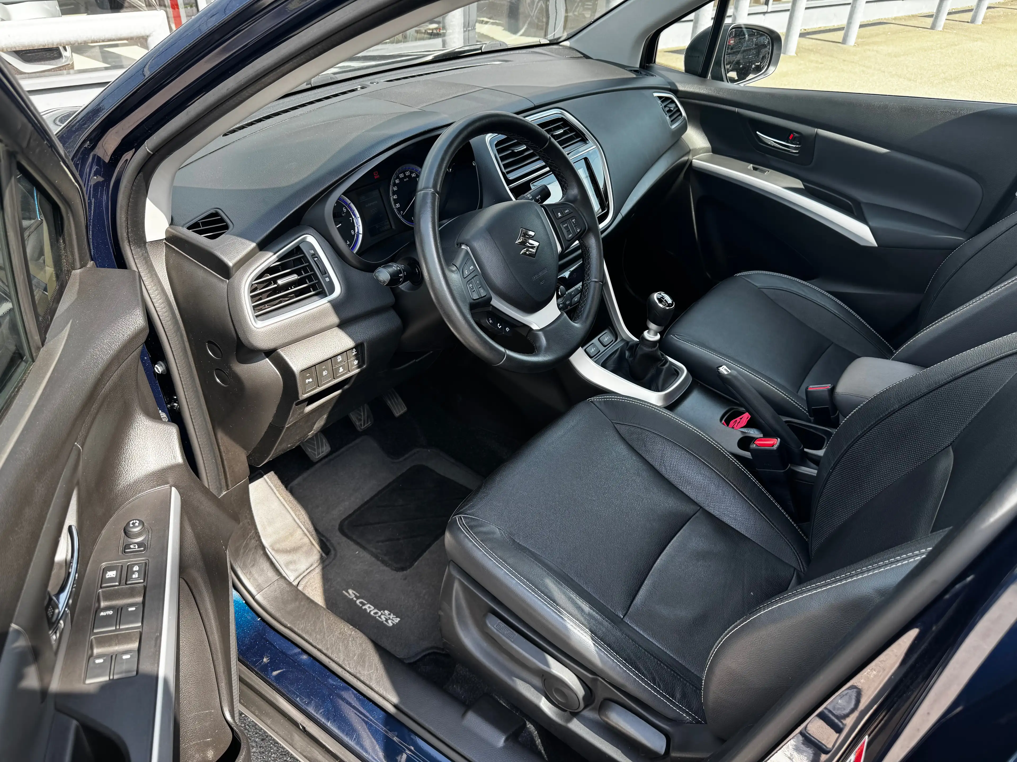 Suzuki SX4 S-Cross Sx4 S-Cross 1.4 Turbo Boosterjet GLX 140CV TOIT PANO CUIR CAMERA 1ER PROPRIETAIRE — photo 12