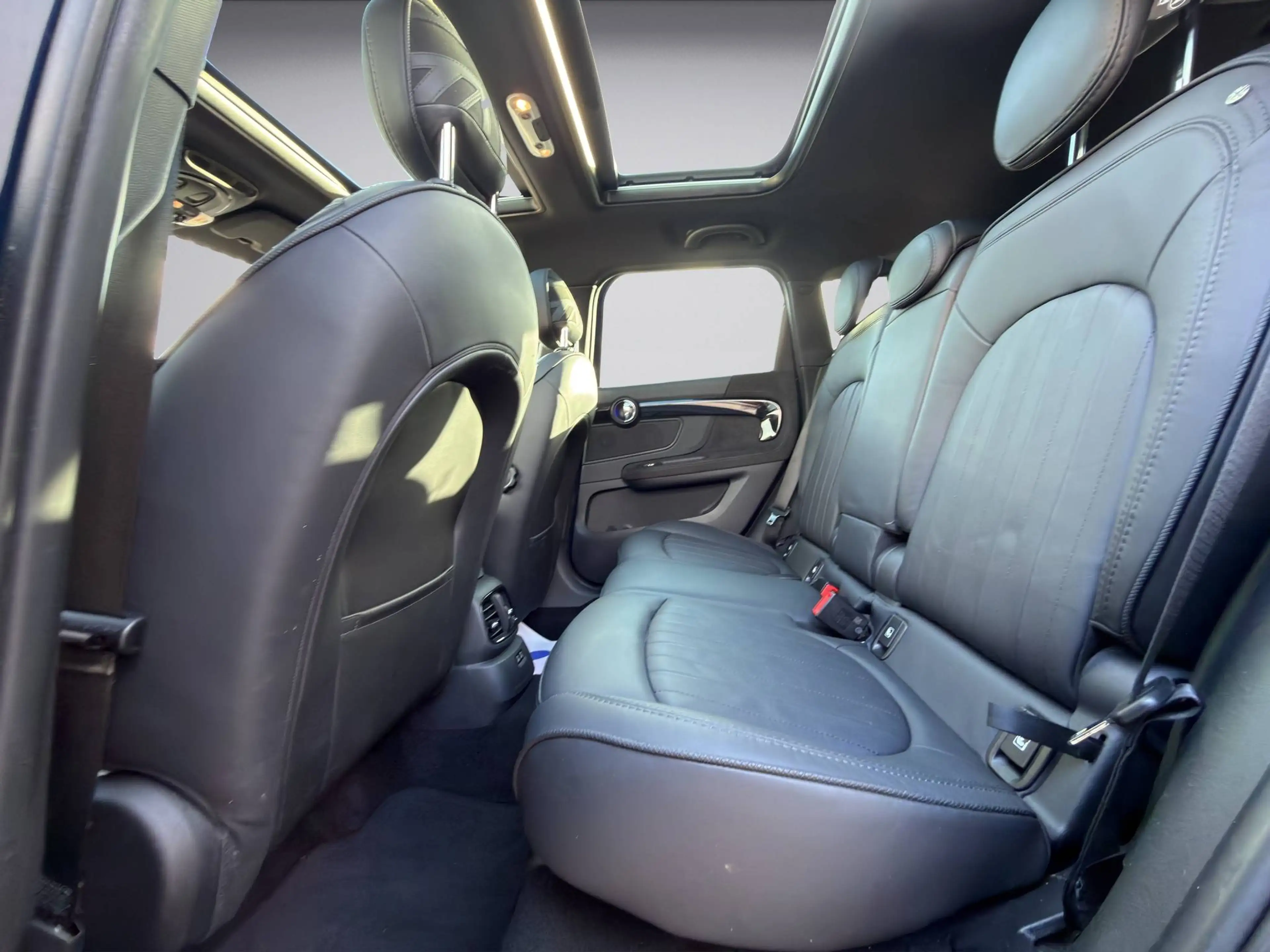 MINI Cooper Countryman Cooper — photo 11