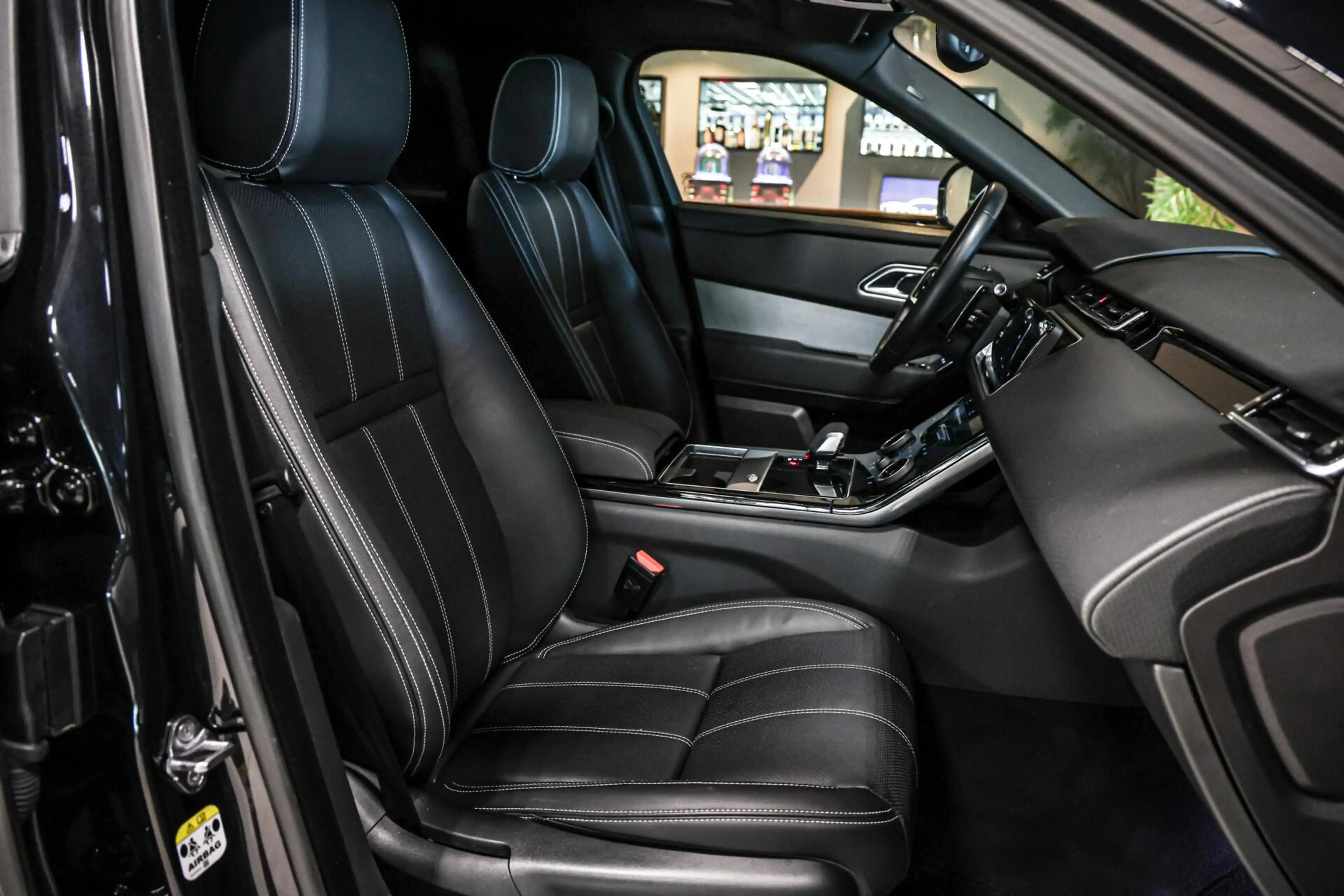 Land Rover Range Rover Velar 2.0 D200 AWD|Grijs kenteken — photo 14