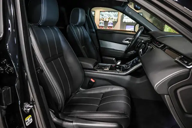 Land Rover Range Rover Velar view 14