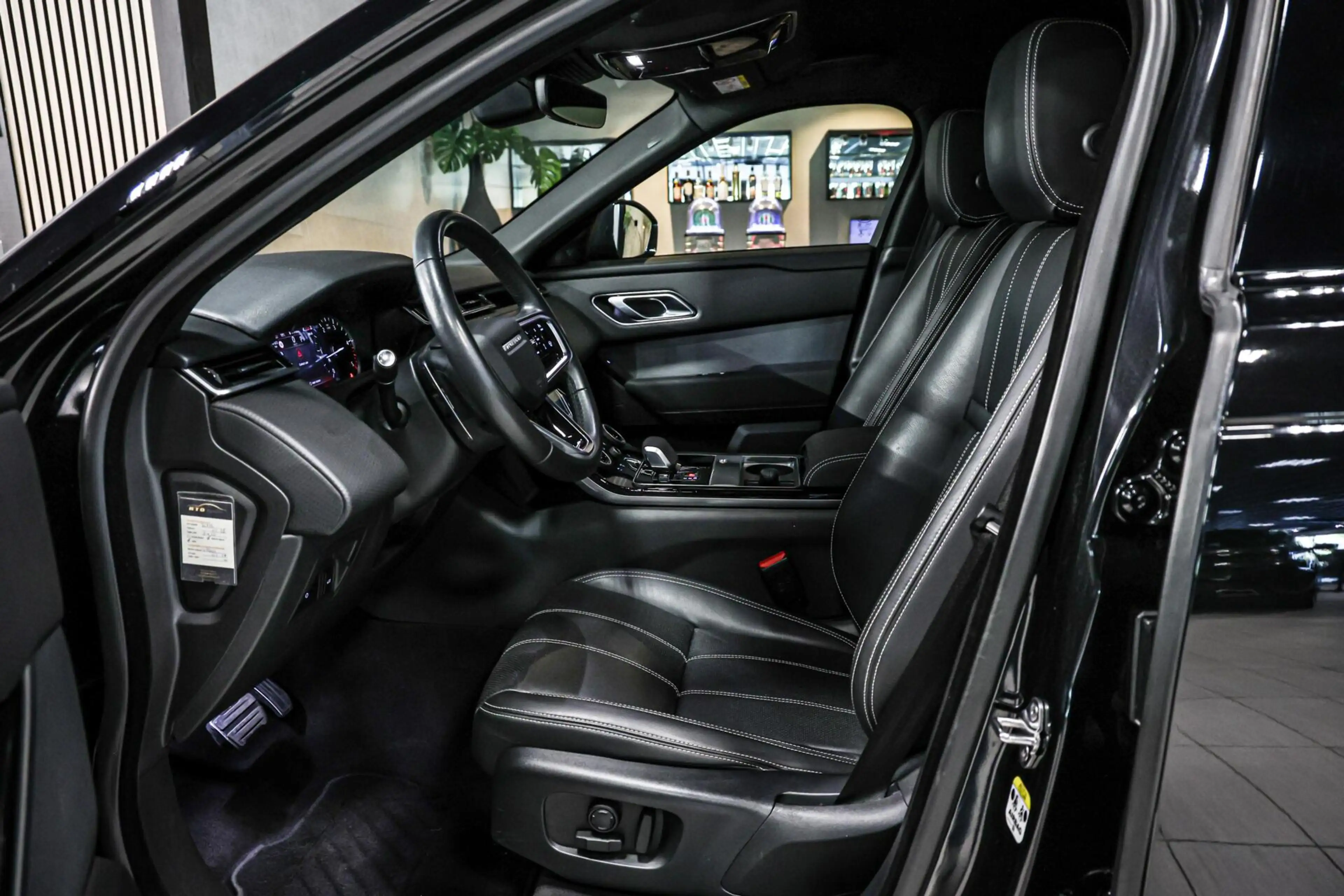 Land Rover Range Rover Velar 2.0 D200 AWD|Grijs kenteken — photo 9