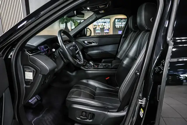 Land Rover Range Rover Velar view 9