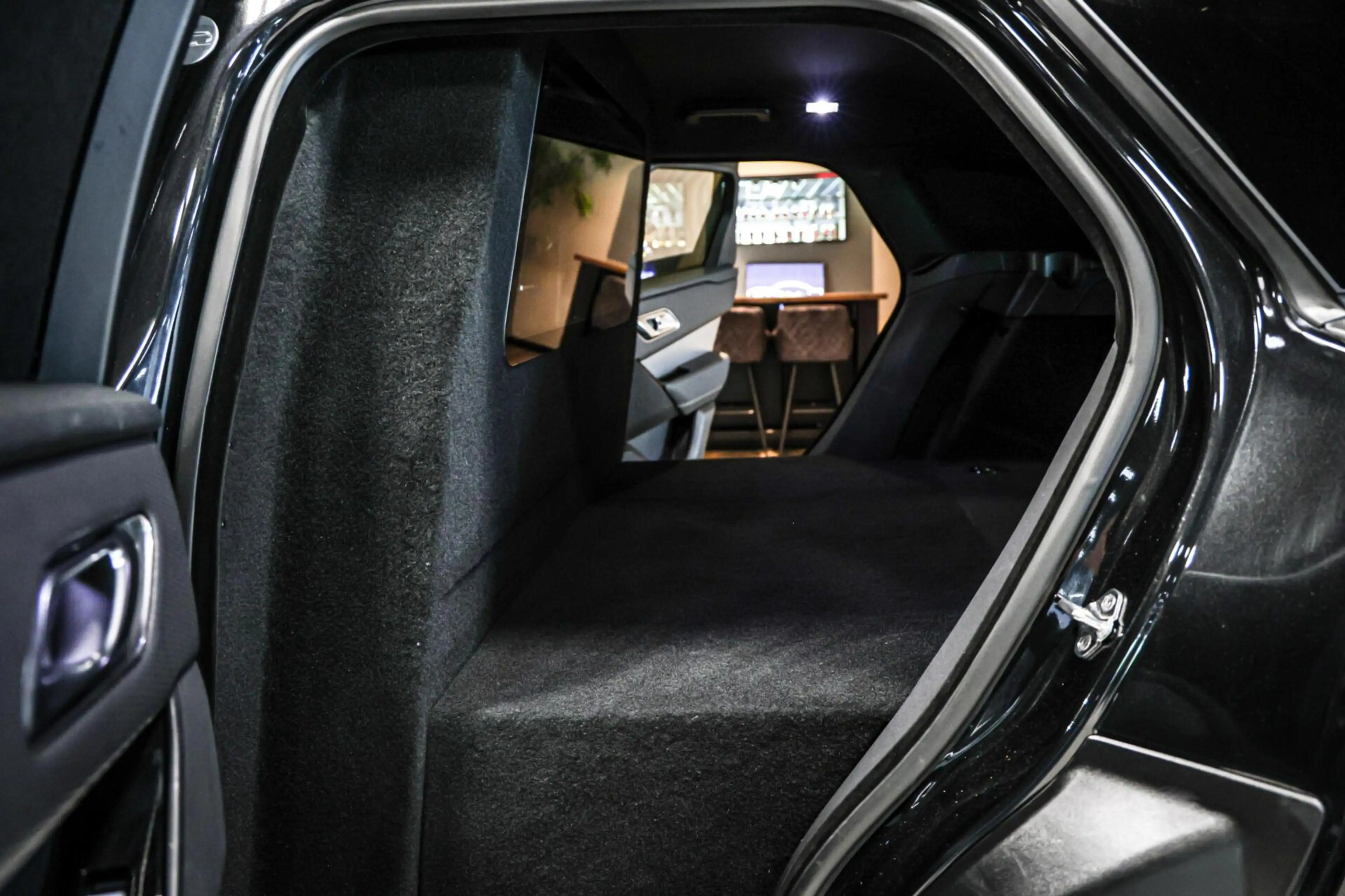 Land Rover Range Rover Velar 2.0 D200 AWD|Grijs kenteken — photo 11