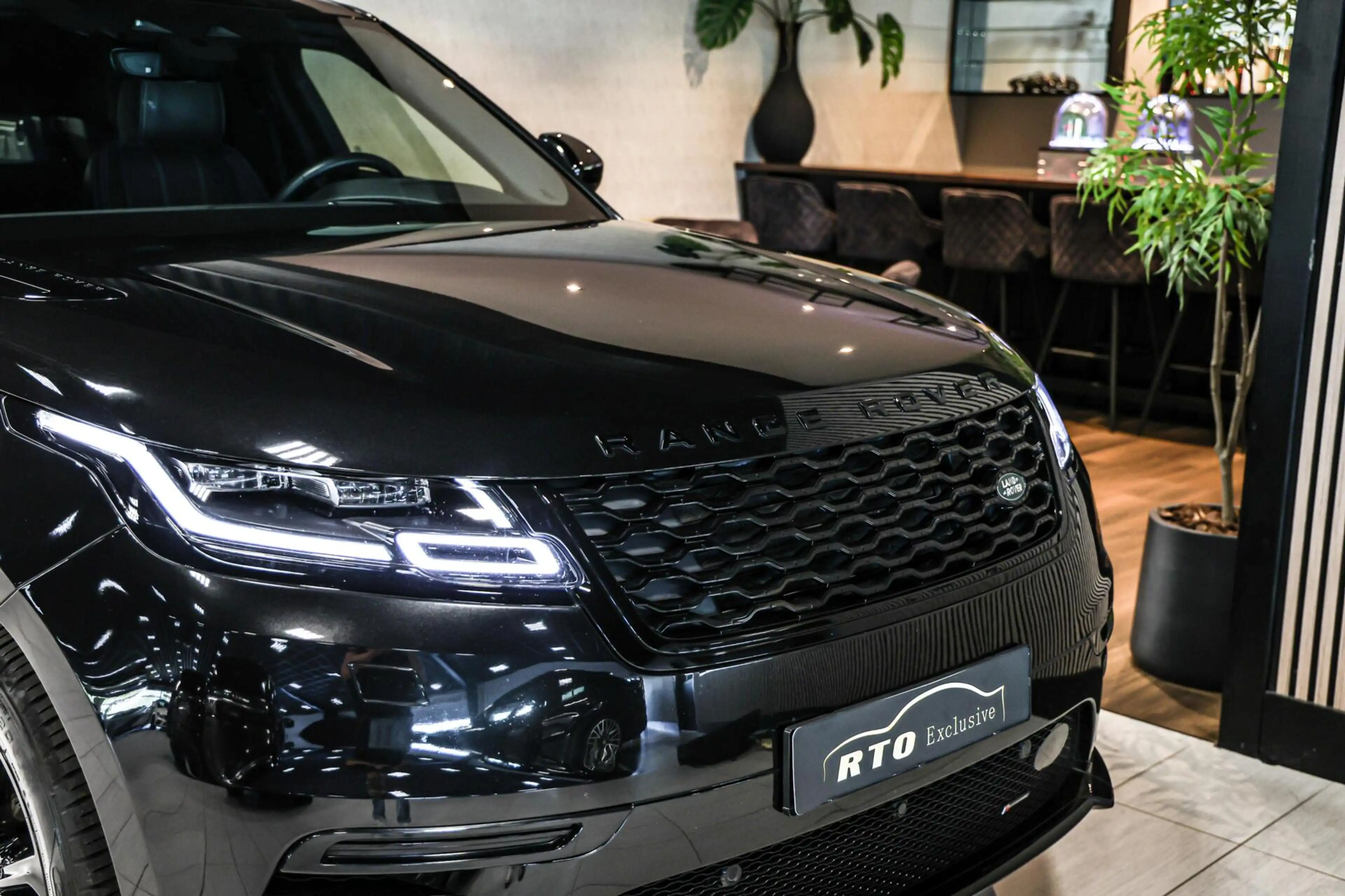 Land Rover Range Rover Velar 2.0 D200 AWD|Grijs kenteken — photo 13