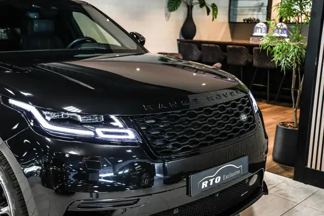 Land Rover Range Rover Velar view 13