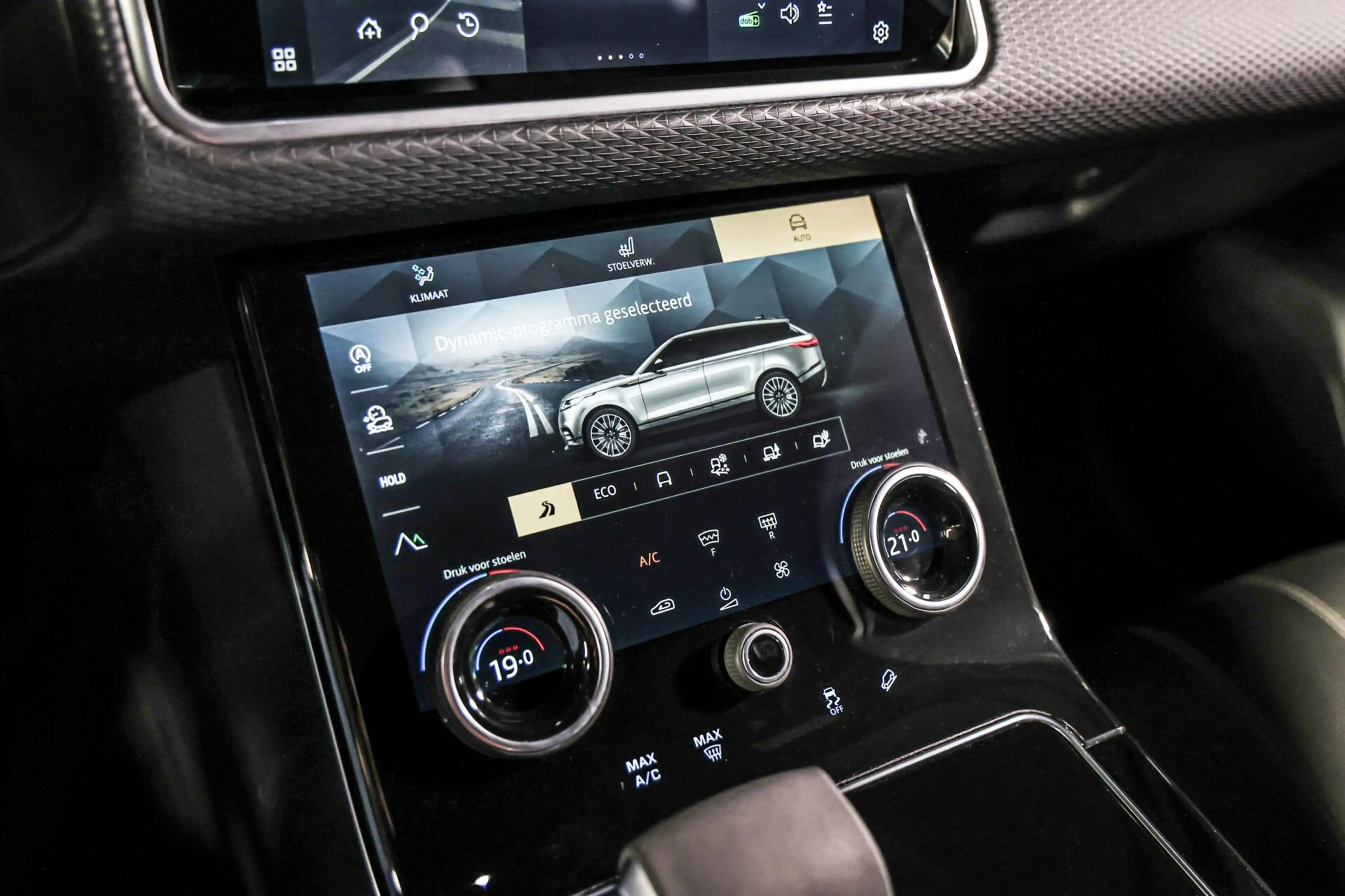Land Rover Range Rover Velar 2.0 D200 AWD|Grijs kenteken — photo 41