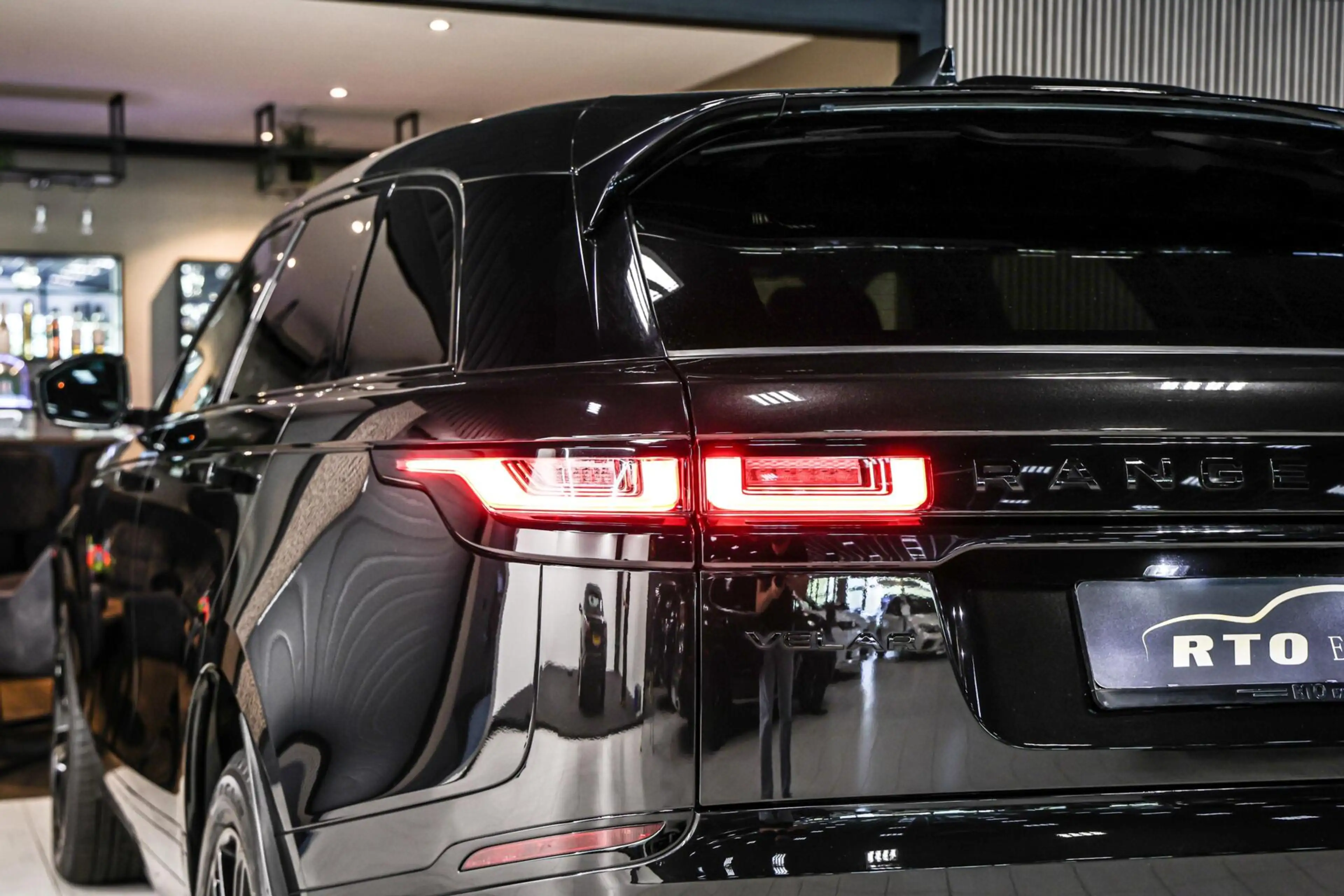 Land Rover Range Rover Velar 2.0 D200 AWD|Grijs kenteken — photo 23
