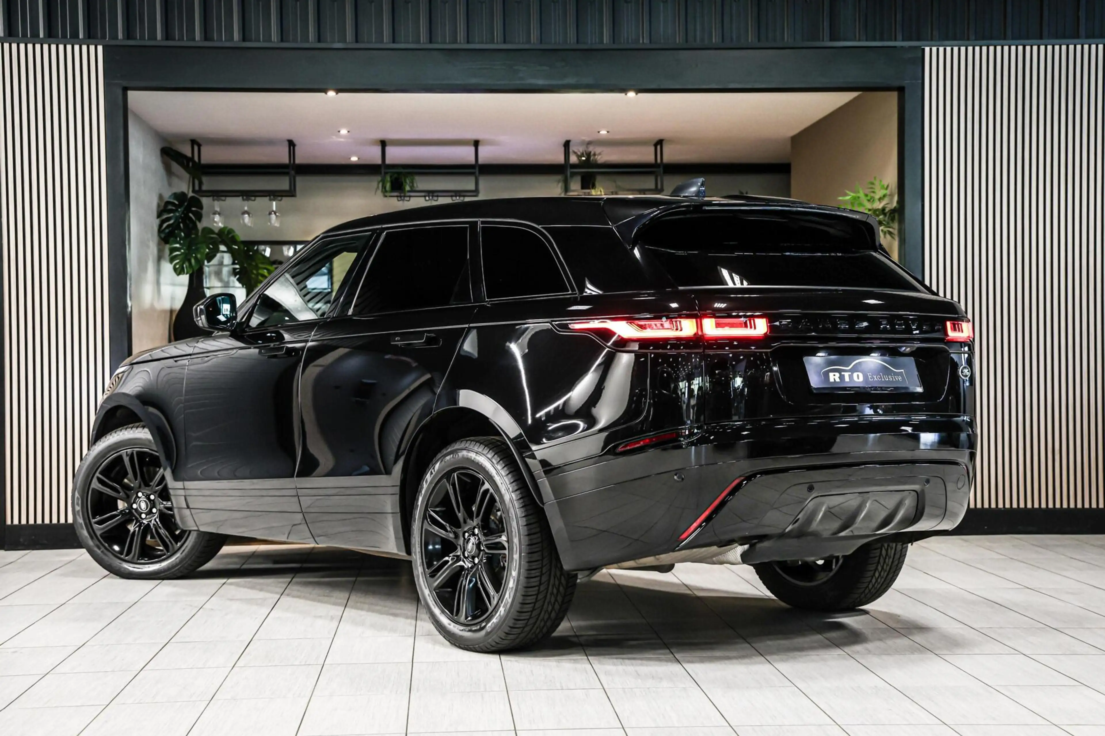 Land Rover Range Rover Velar 2.0 D200 AWD|Grijs kenteken — photo 3