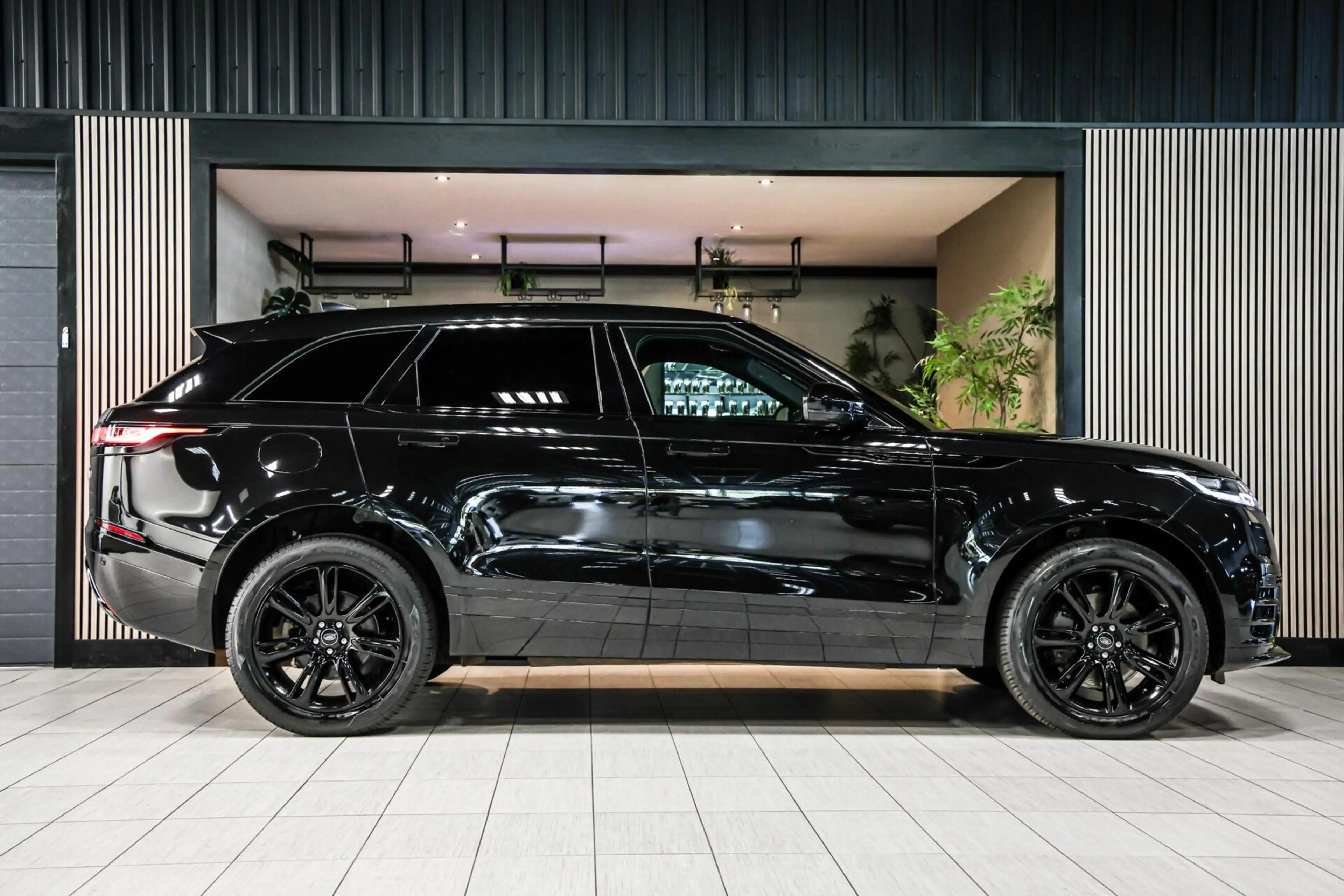 Land Rover Range Rover Velar 2.0 D200 AWD|Grijs kenteken — photo 17