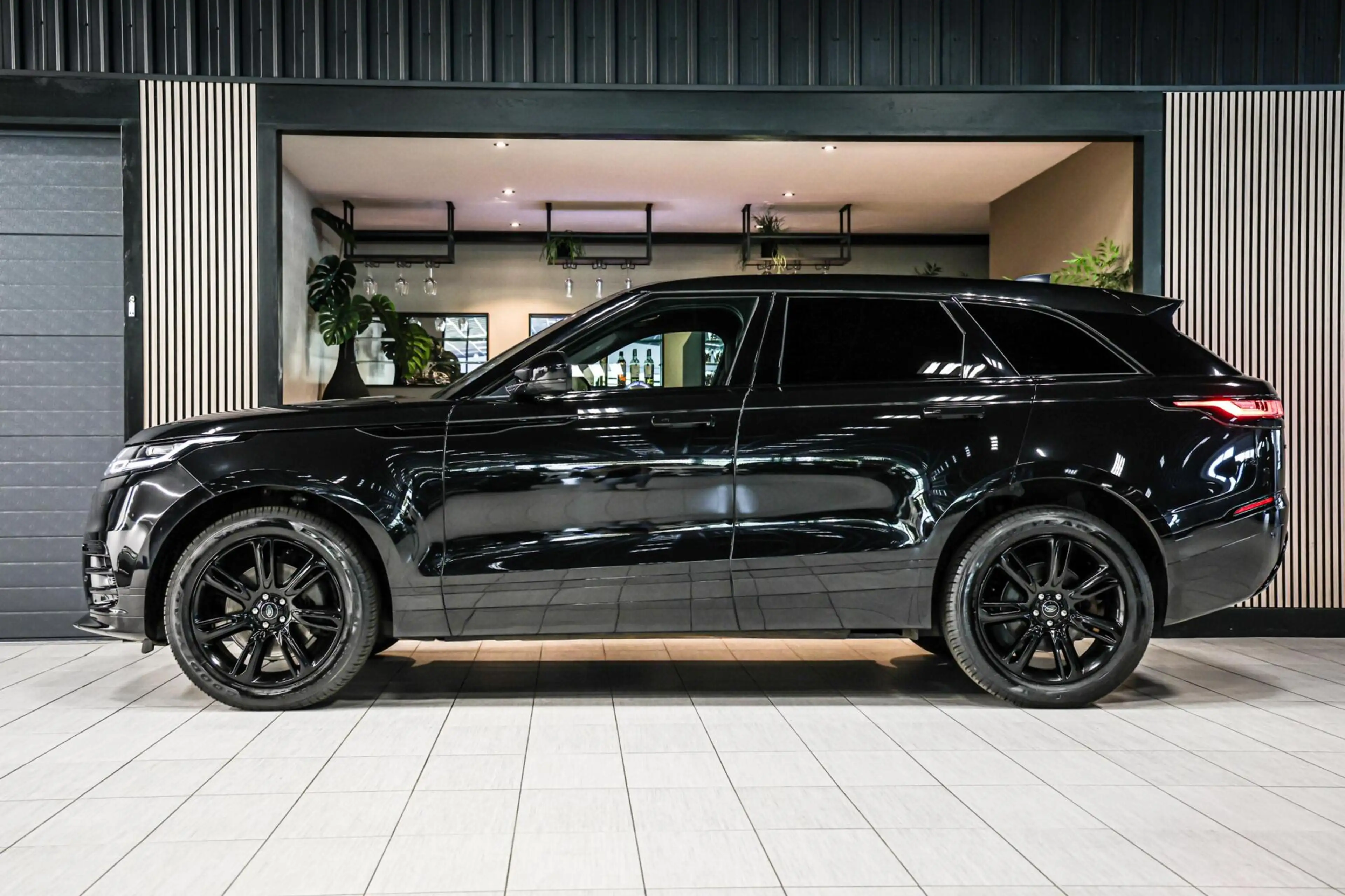 Land Rover Range Rover Velar 2.0 D200 AWD|Grijs kenteken — photo 7