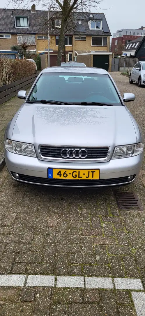 Audi A4 1.6 Advance Gris - 1